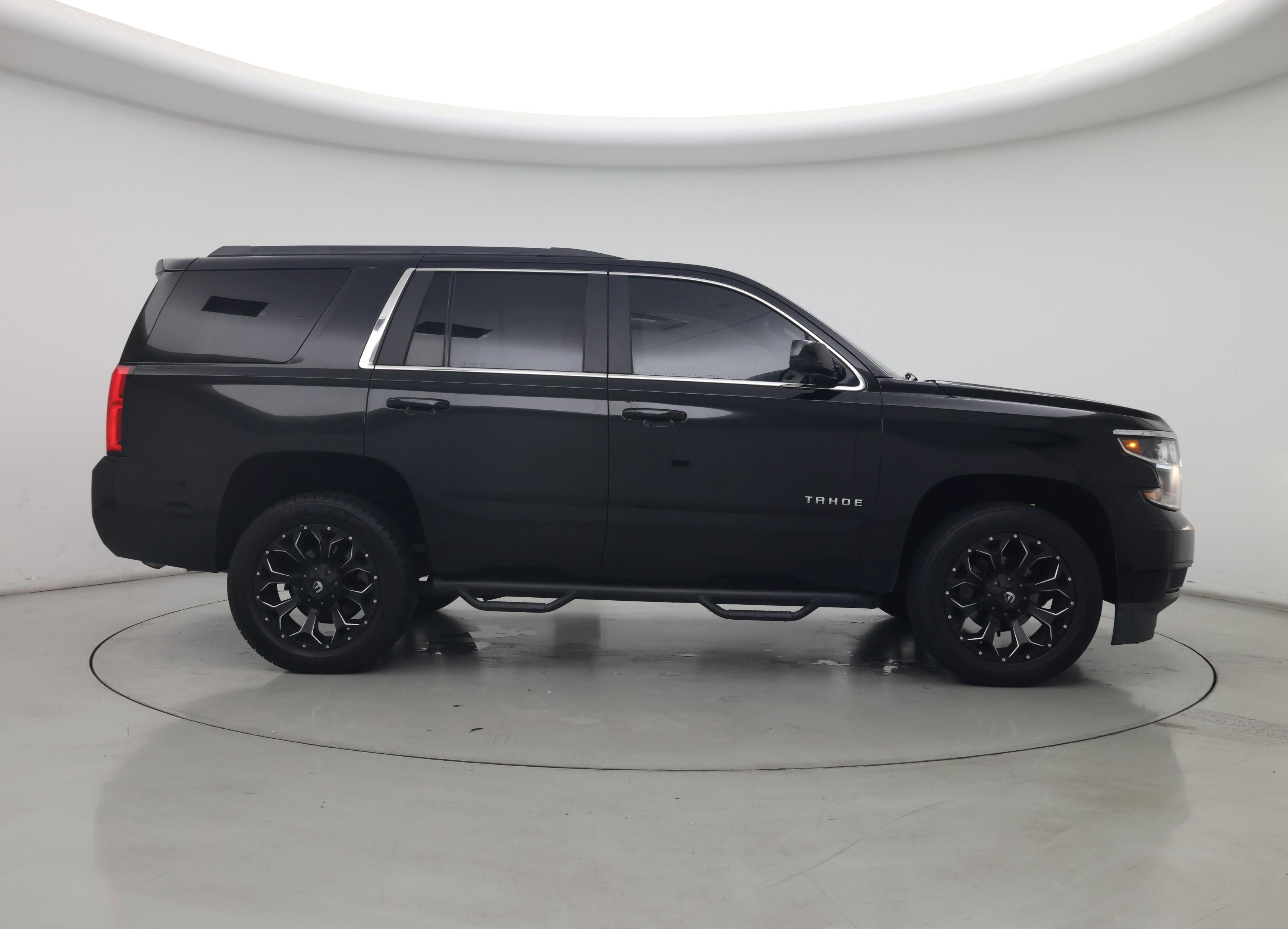 Thumbnail: 2017 Chevrolet Tahoe - 7