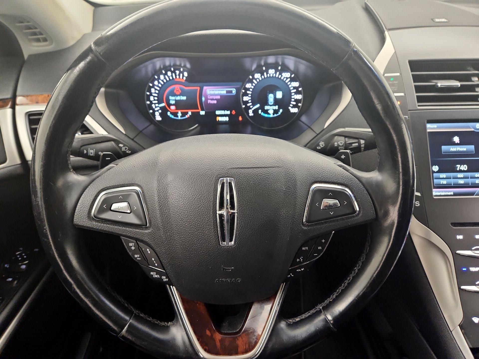 Thumbnail: 2016 Lincoln MKZ - 10