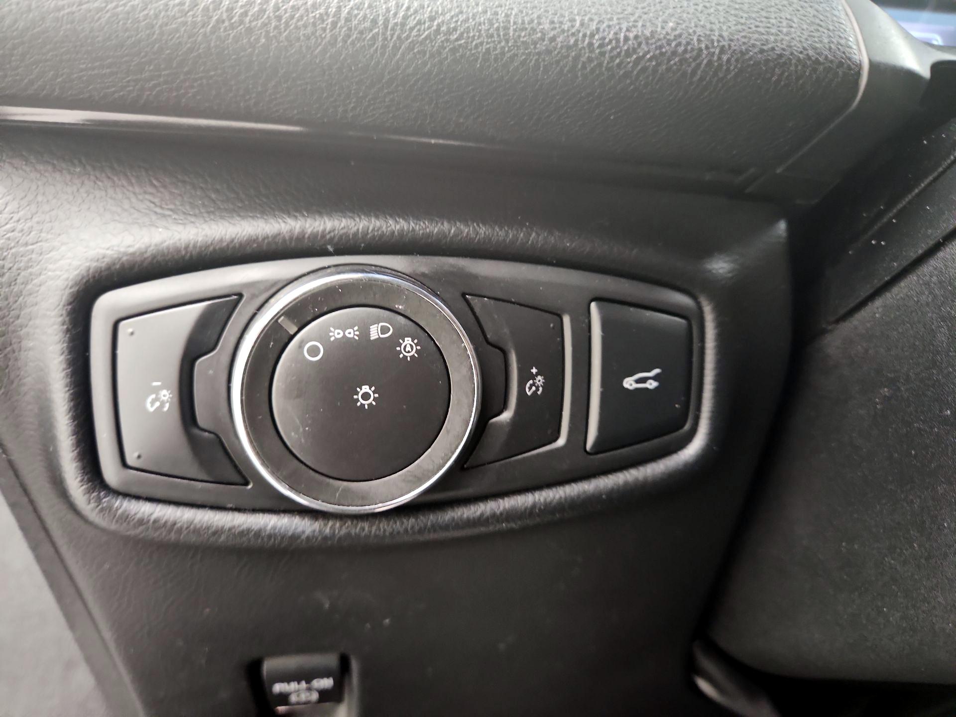 Thumbnail: 2016 Lincoln MKZ - 13