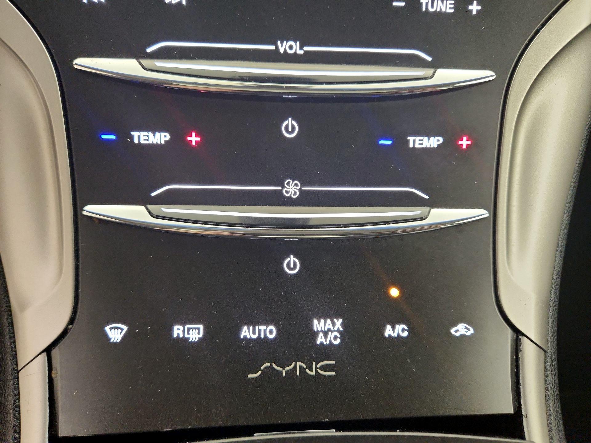 Thumbnail: 2016 Lincoln MKZ - 16