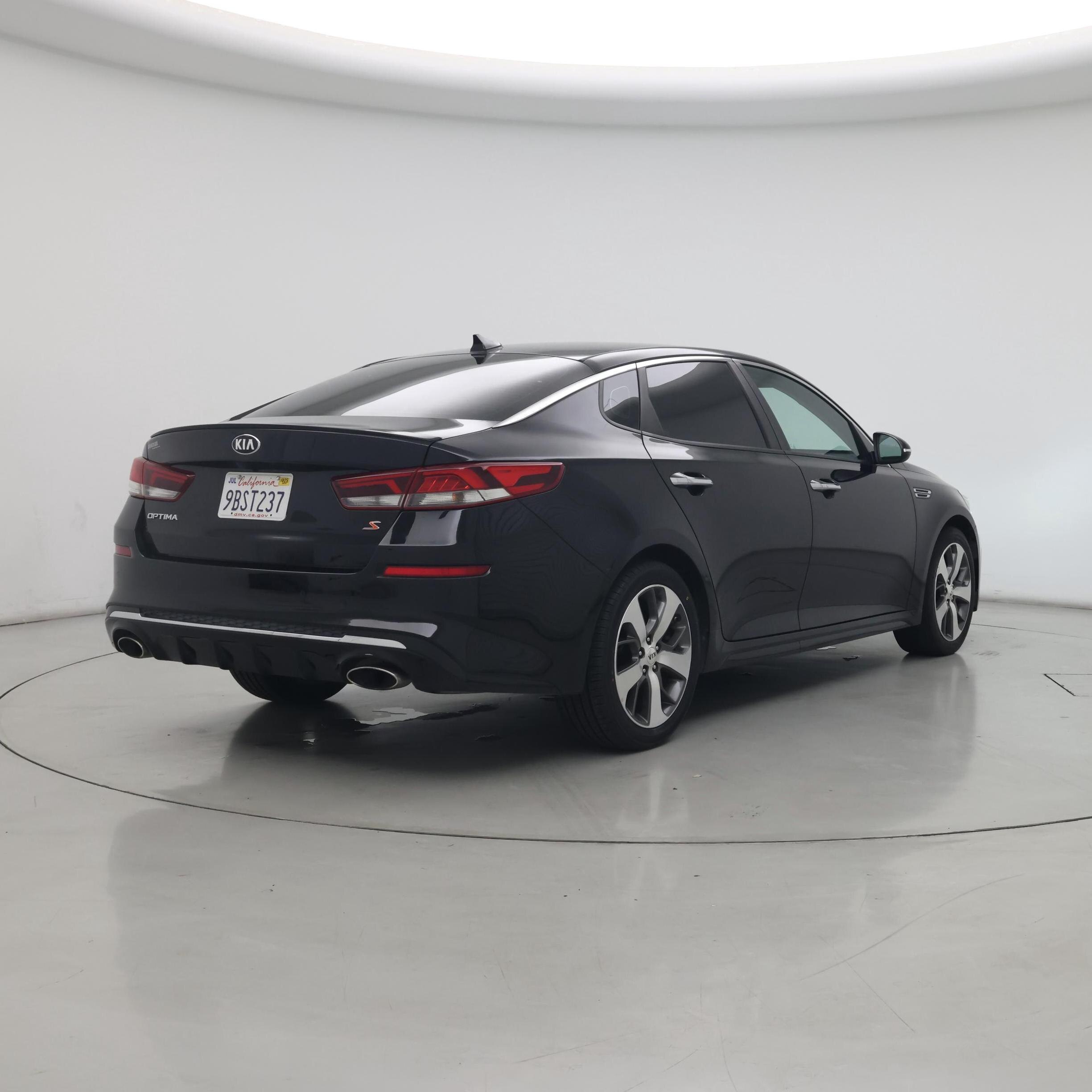 Thumbnail: 2020 Kia Optima - 8