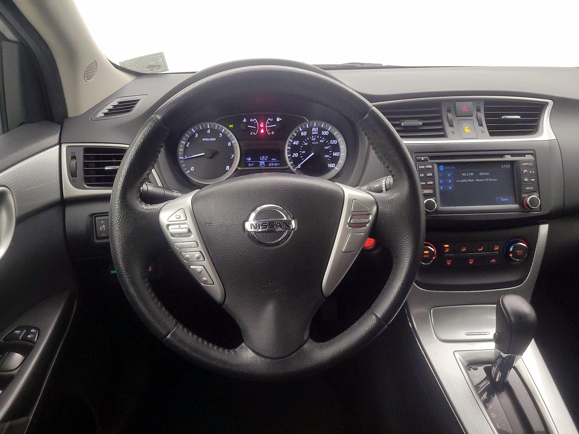 Thumbnail: 2015 Nissan Sentra - 10