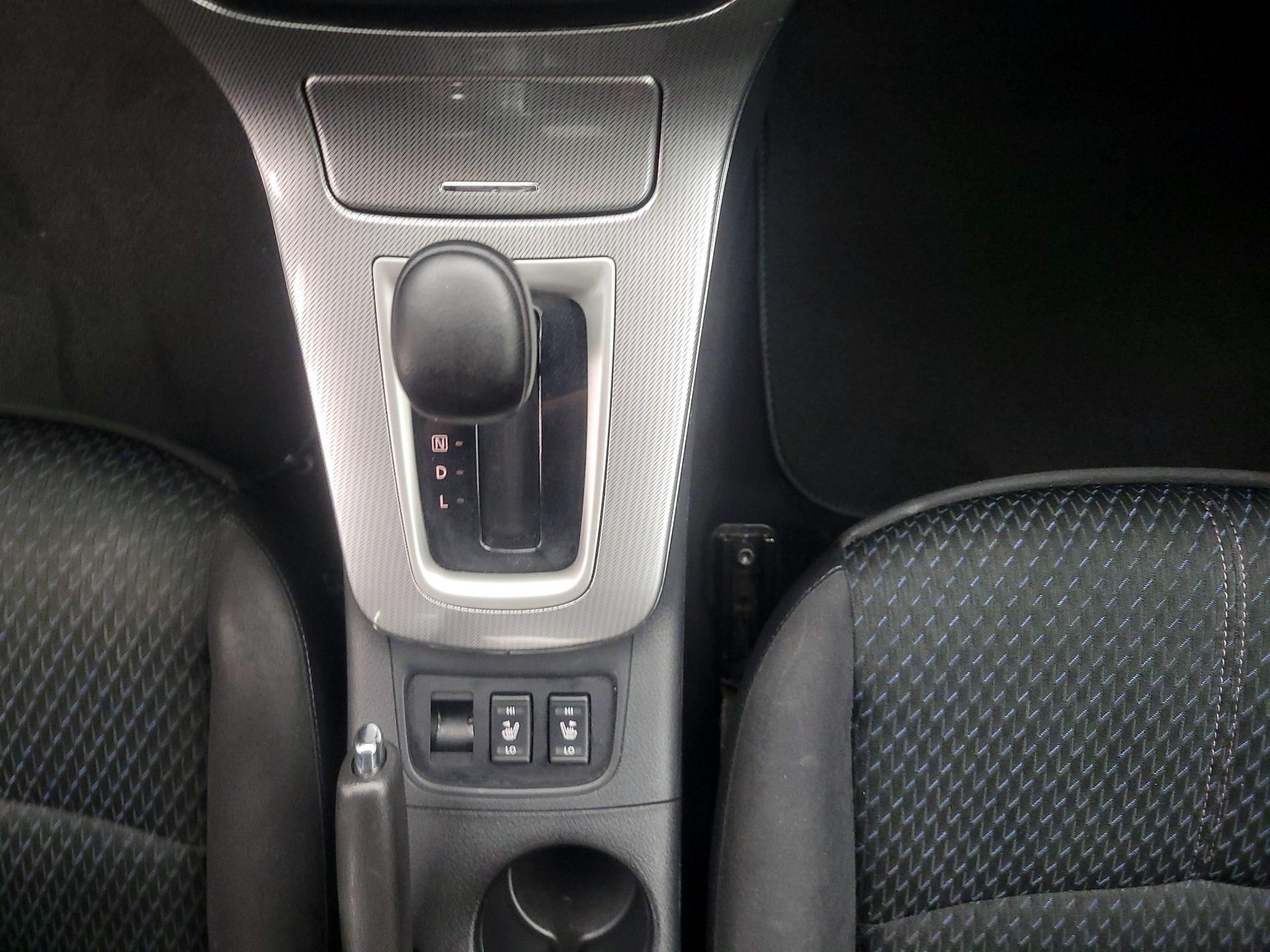 Thumbnail: 2015 Nissan Sentra - 17
