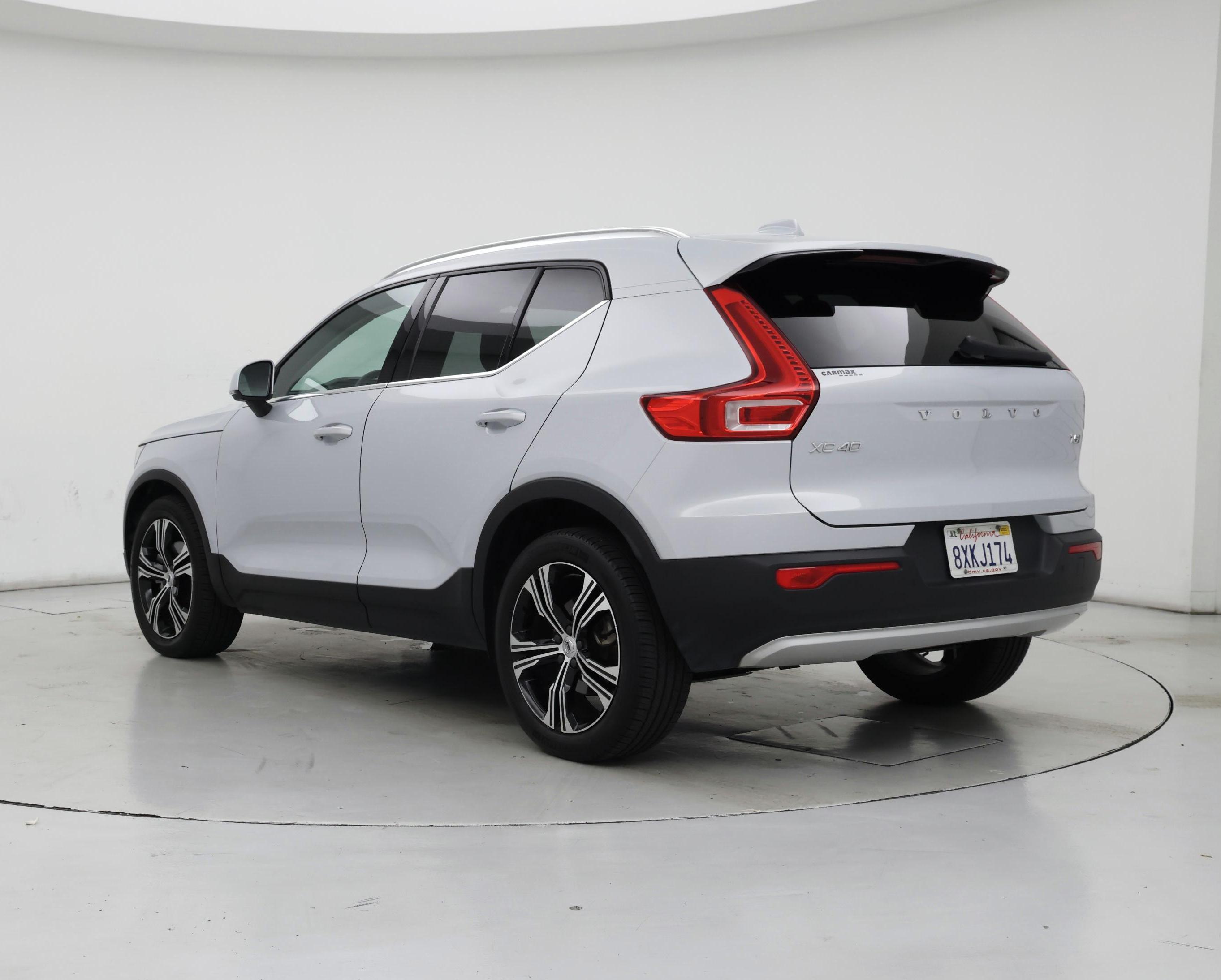 Thumbnail: 2021 Volvo XC40 - 2