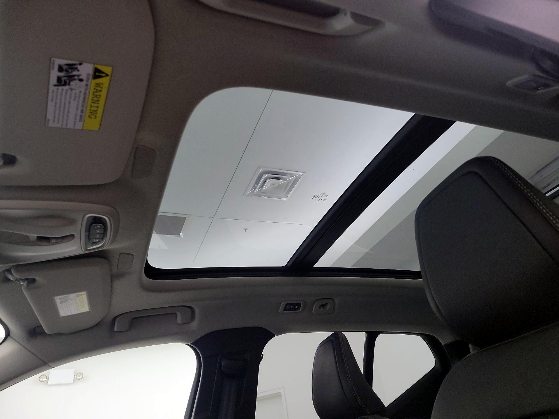 Thumbnail: 2021 Volvo XC40 - 19