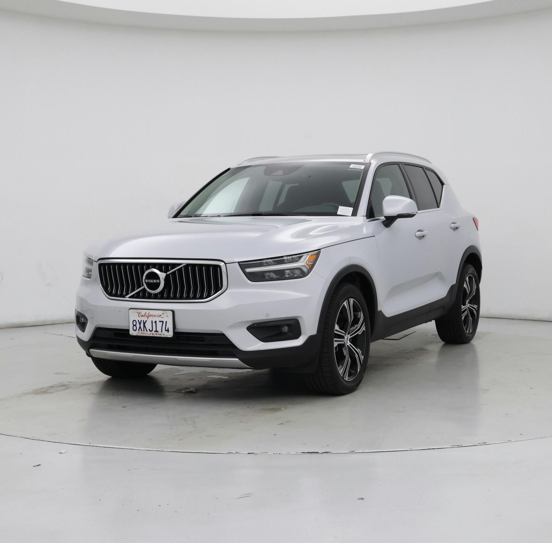 Thumbnail: 2021 Volvo XC40 - 4