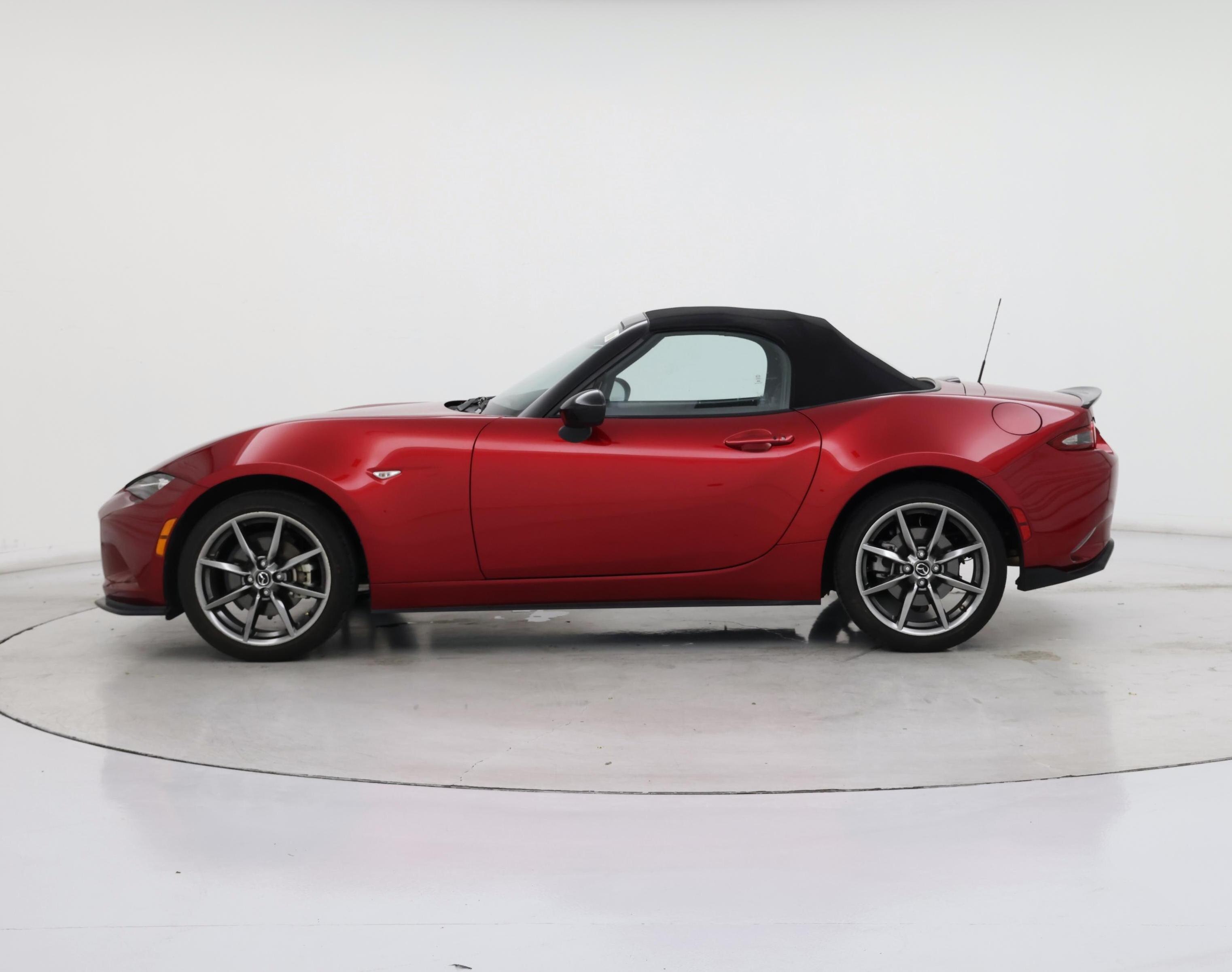 Thumbnail: 2022 Mazda MX-5 Miata - 3