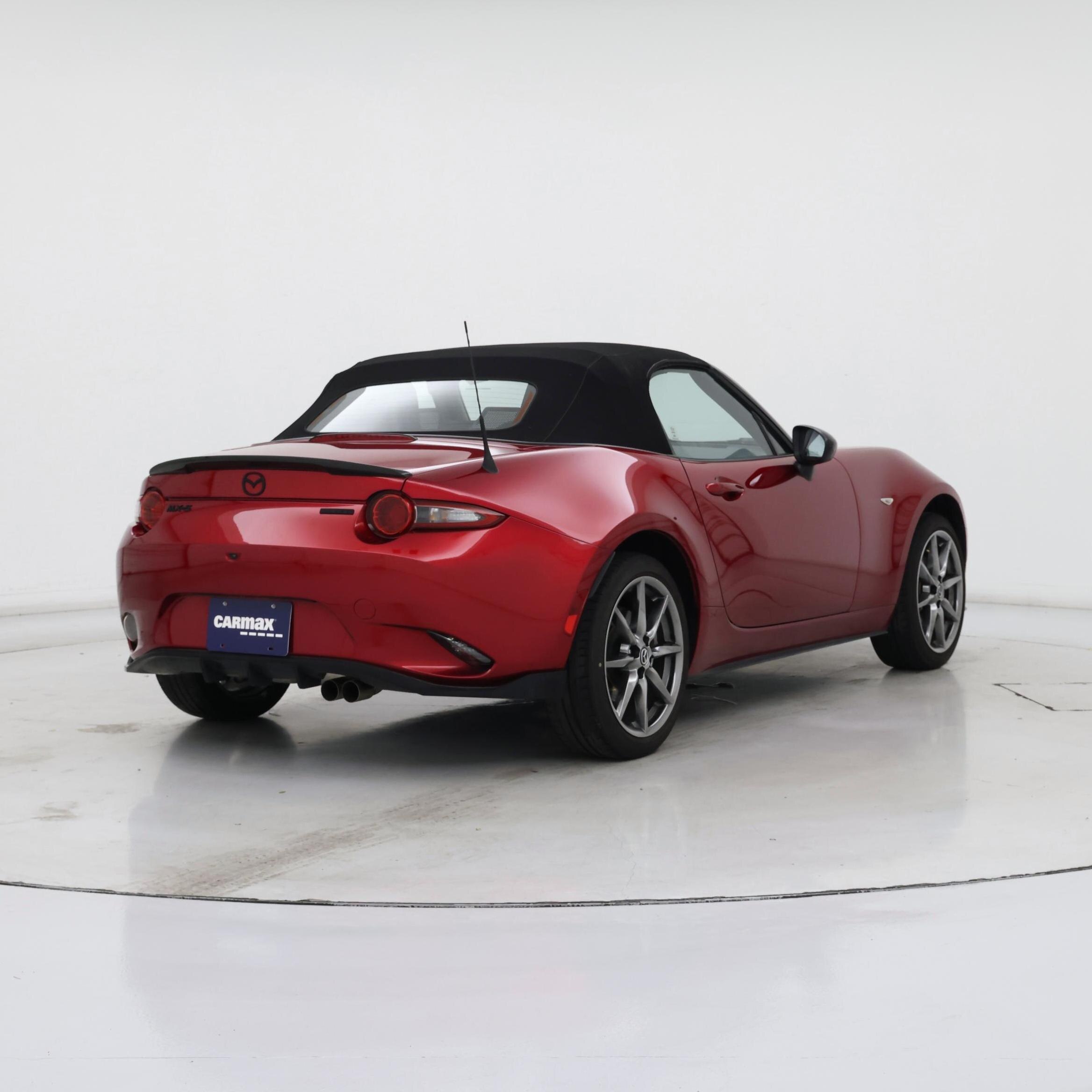 Thumbnail: 2022 Mazda MX-5 Miata - 8