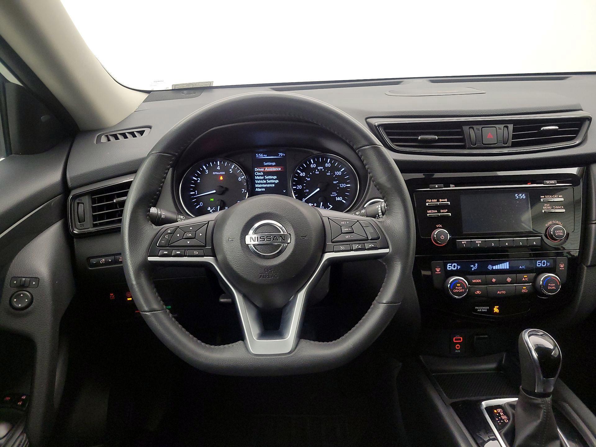 Thumbnail: 2017 Nissan Rogue - 10