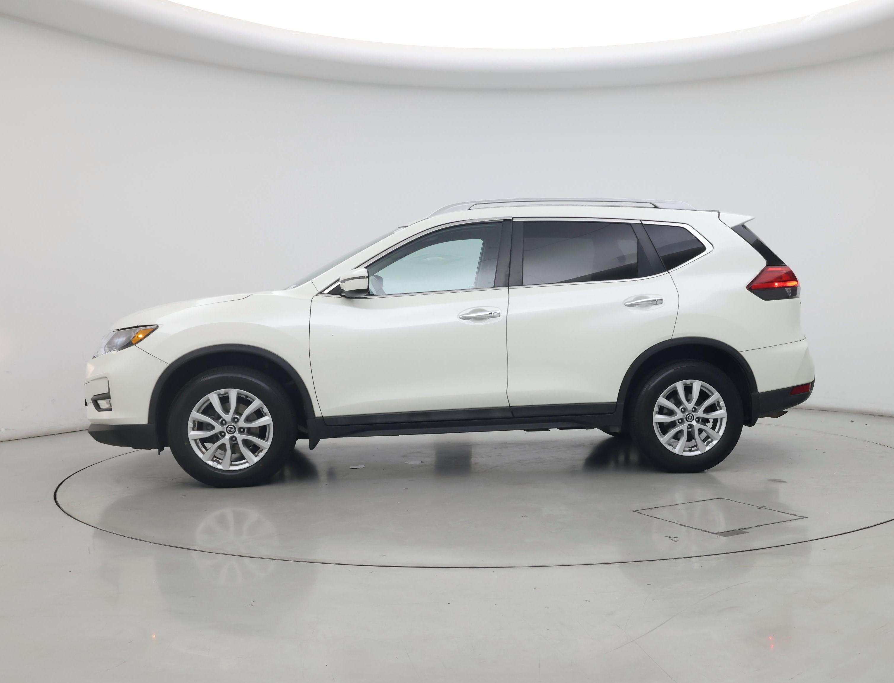 Thumbnail: 2017 Nissan Rogue - 3