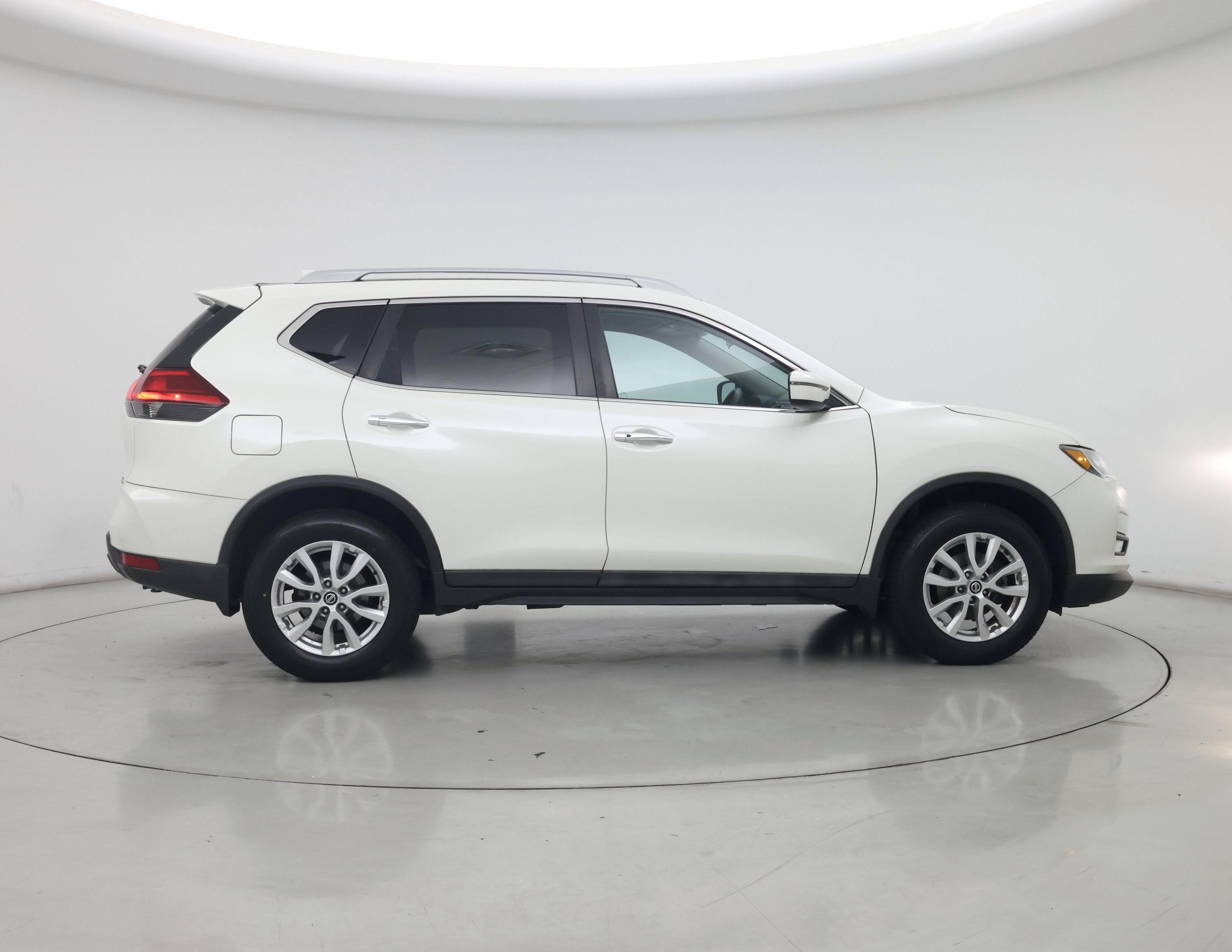 Thumbnail: 2017 Nissan Rogue - 7