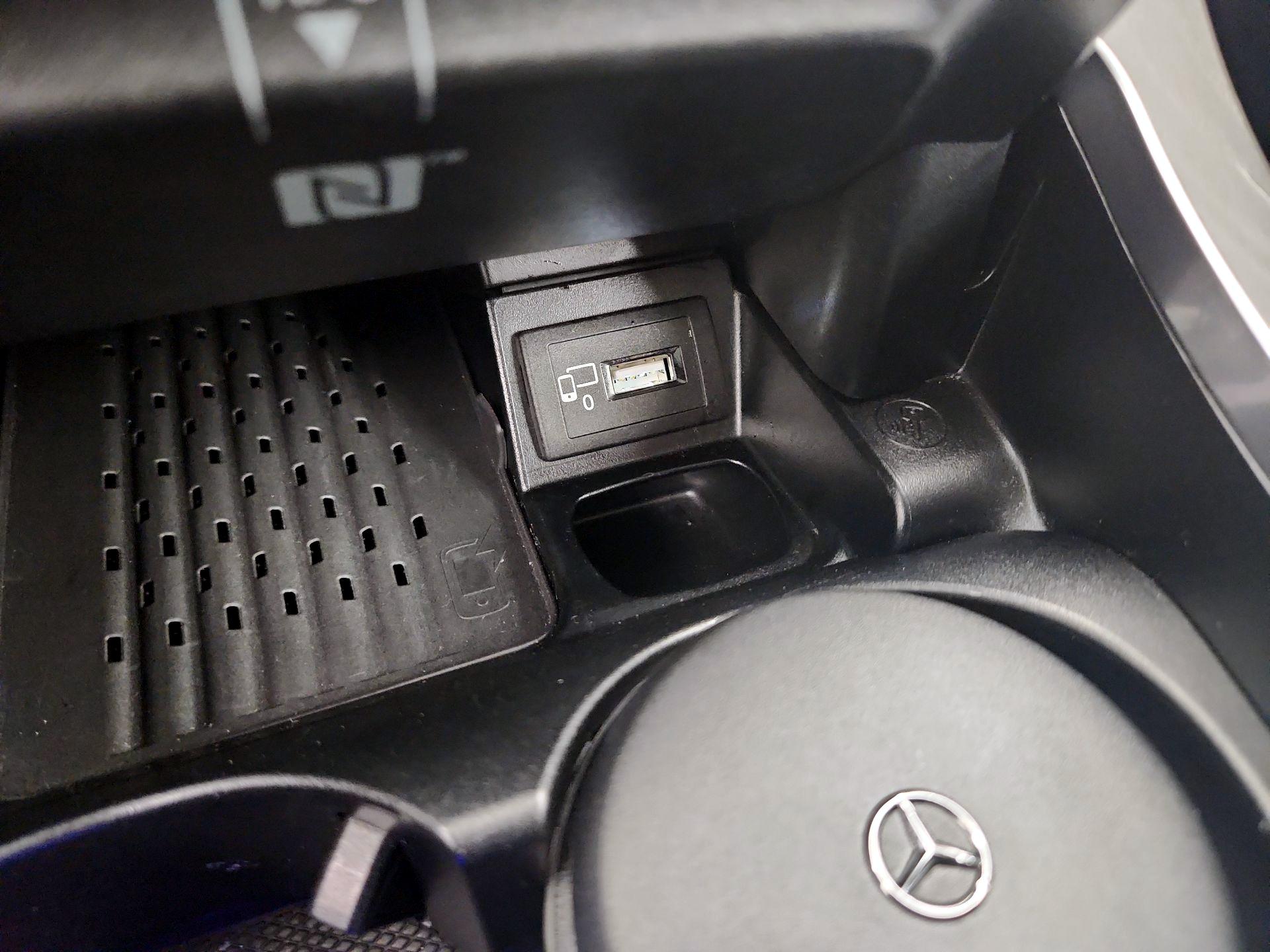 Thumbnail: 2019 Mercedes-Benz E-Class - 19