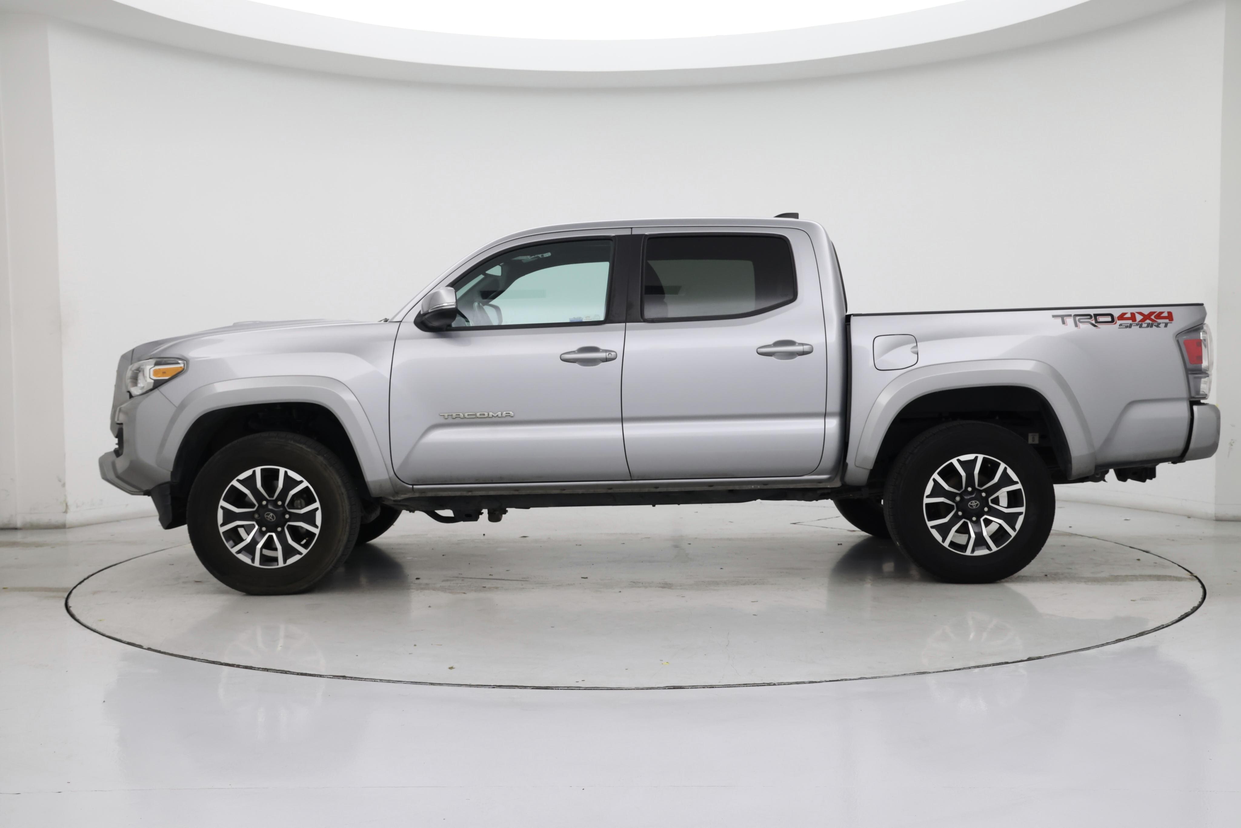 Thumbnail: 2021 Toyota Tacoma - 3