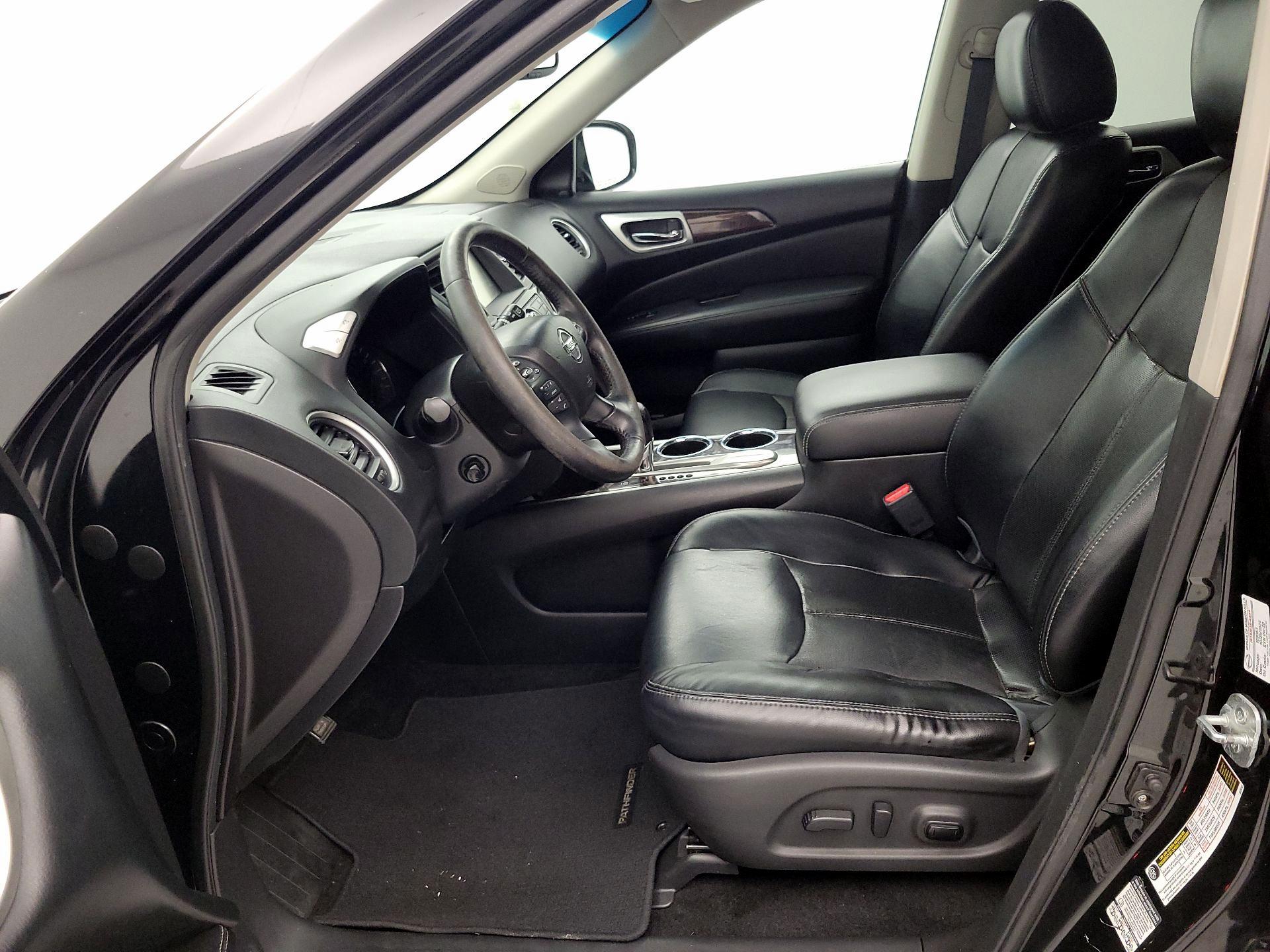 Thumbnail: 2015 Nissan Pathfinder - 11