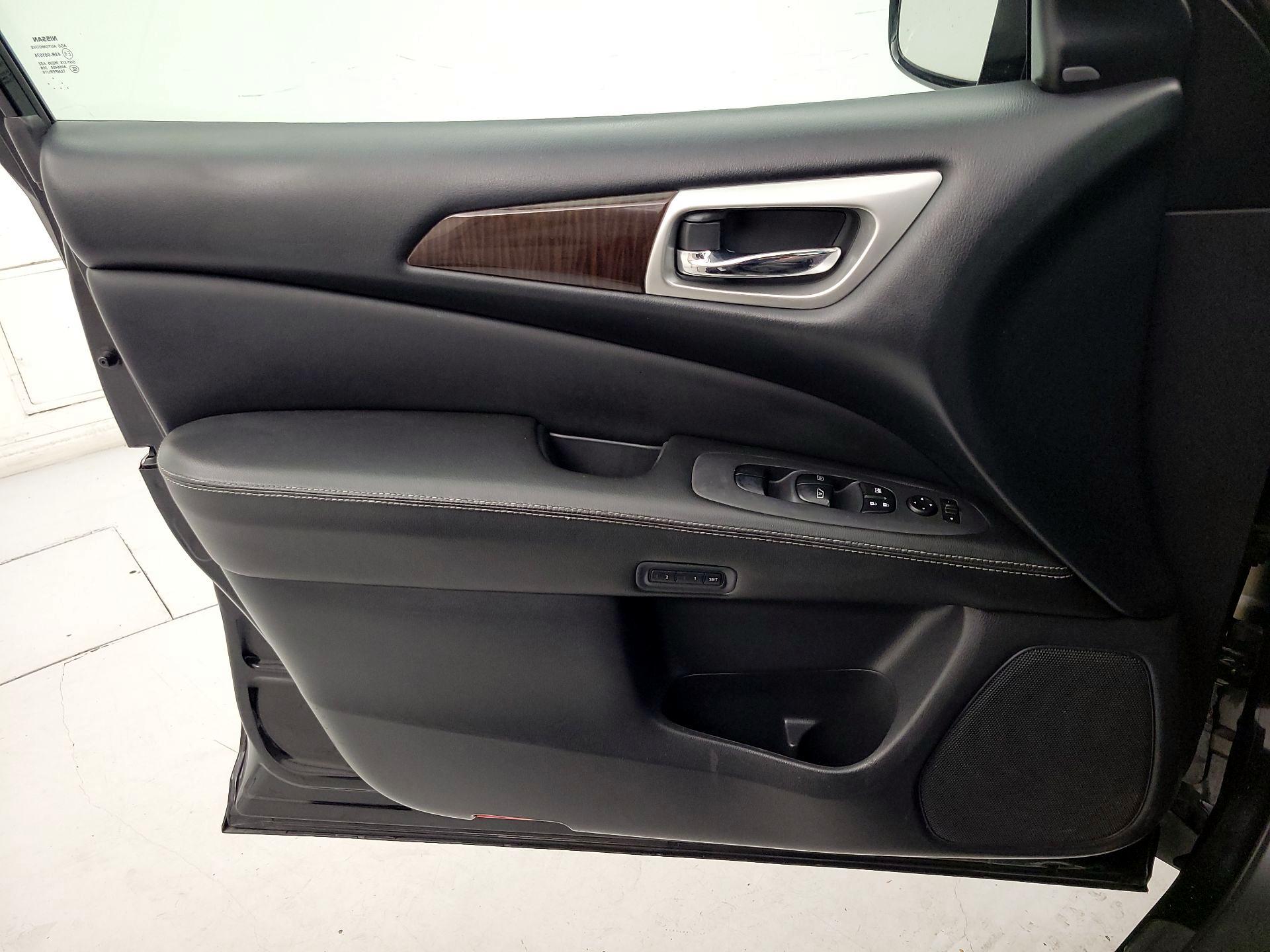 Thumbnail: 2015 Nissan Pathfinder - 12