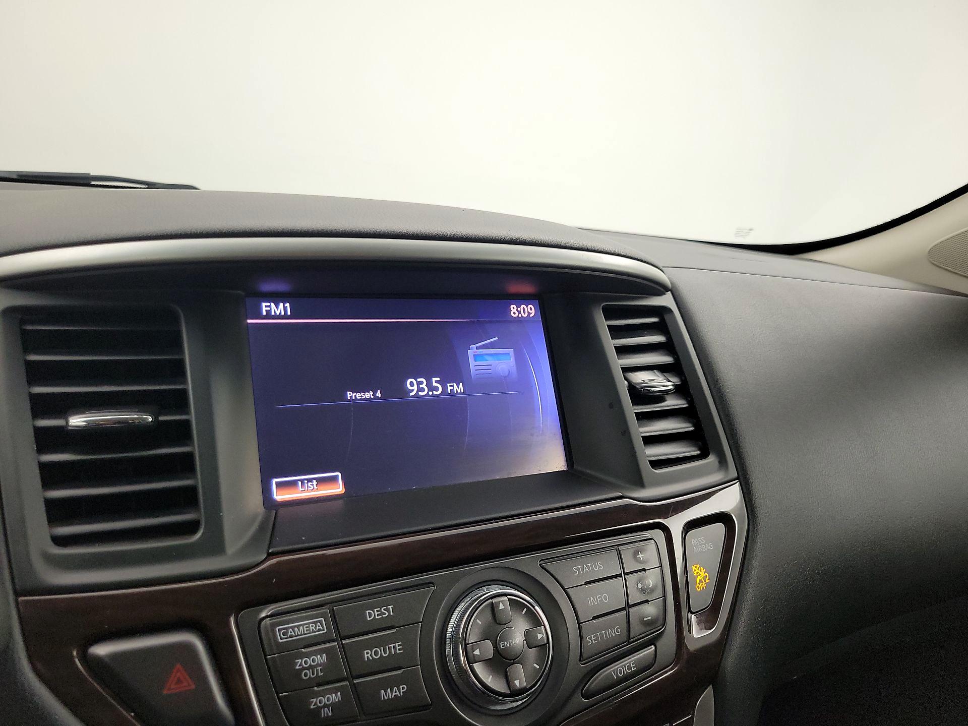 Thumbnail: 2015 Nissan Pathfinder - 16