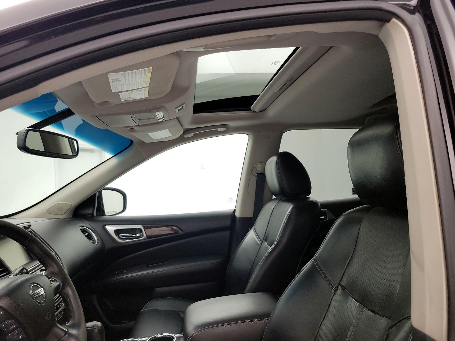 Thumbnail: 2015 Nissan Pathfinder - 19