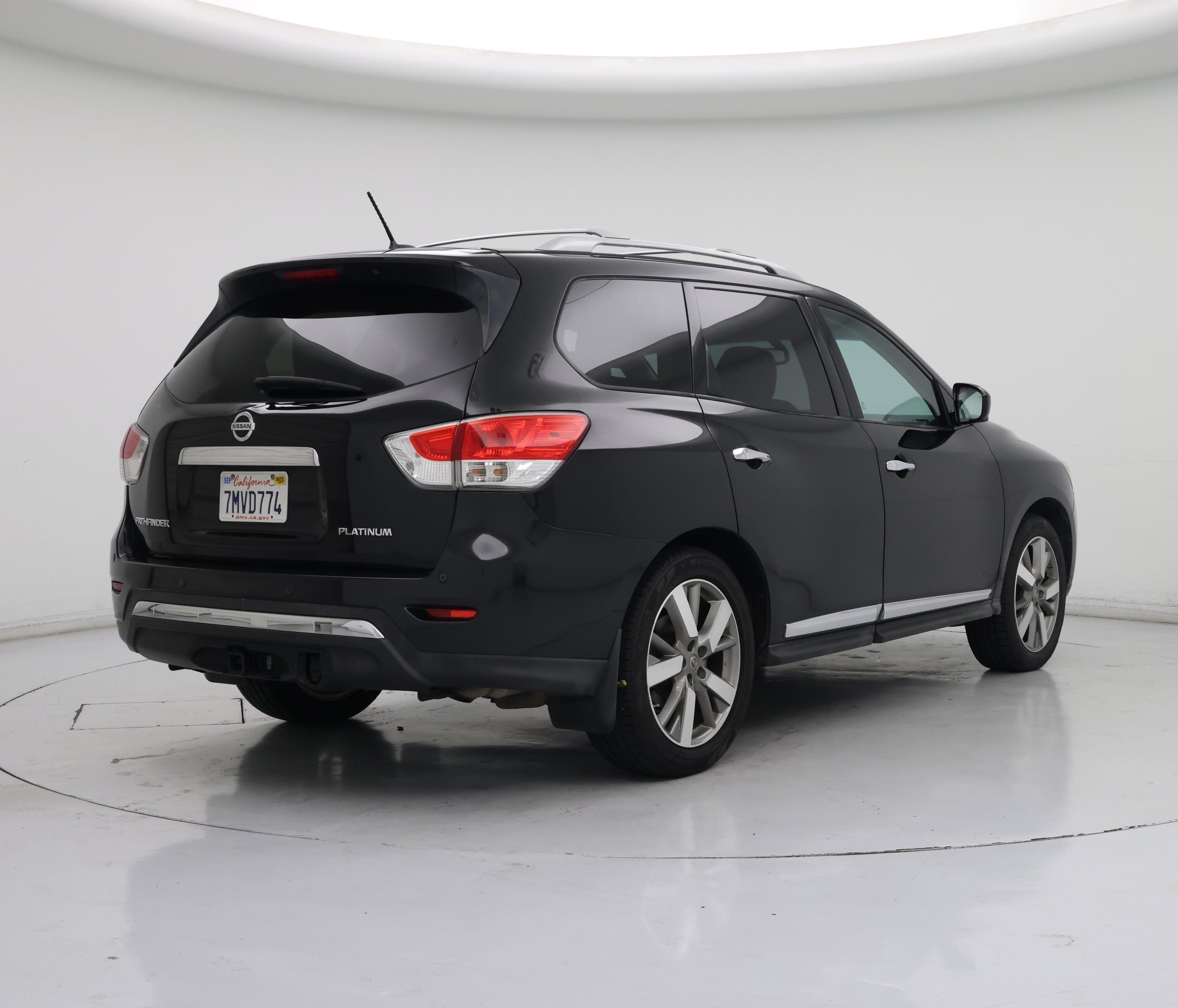 Thumbnail: 2015 Nissan Pathfinder - 8