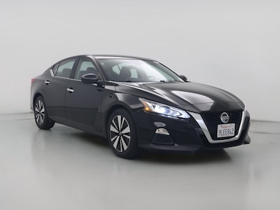 Black 2022 Nissan Altima SV