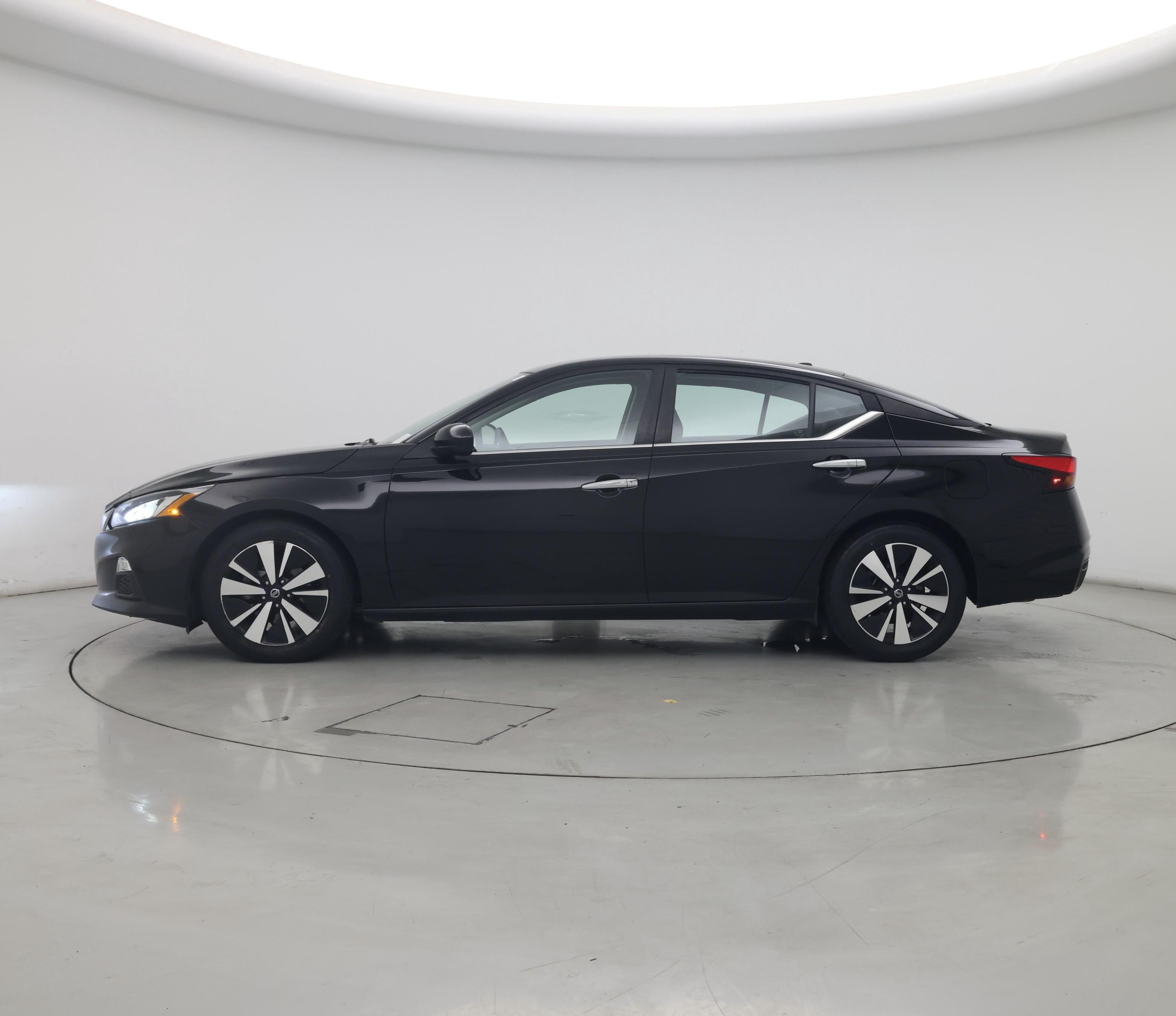 Thumbnail: 2022 Nissan Altima - 3