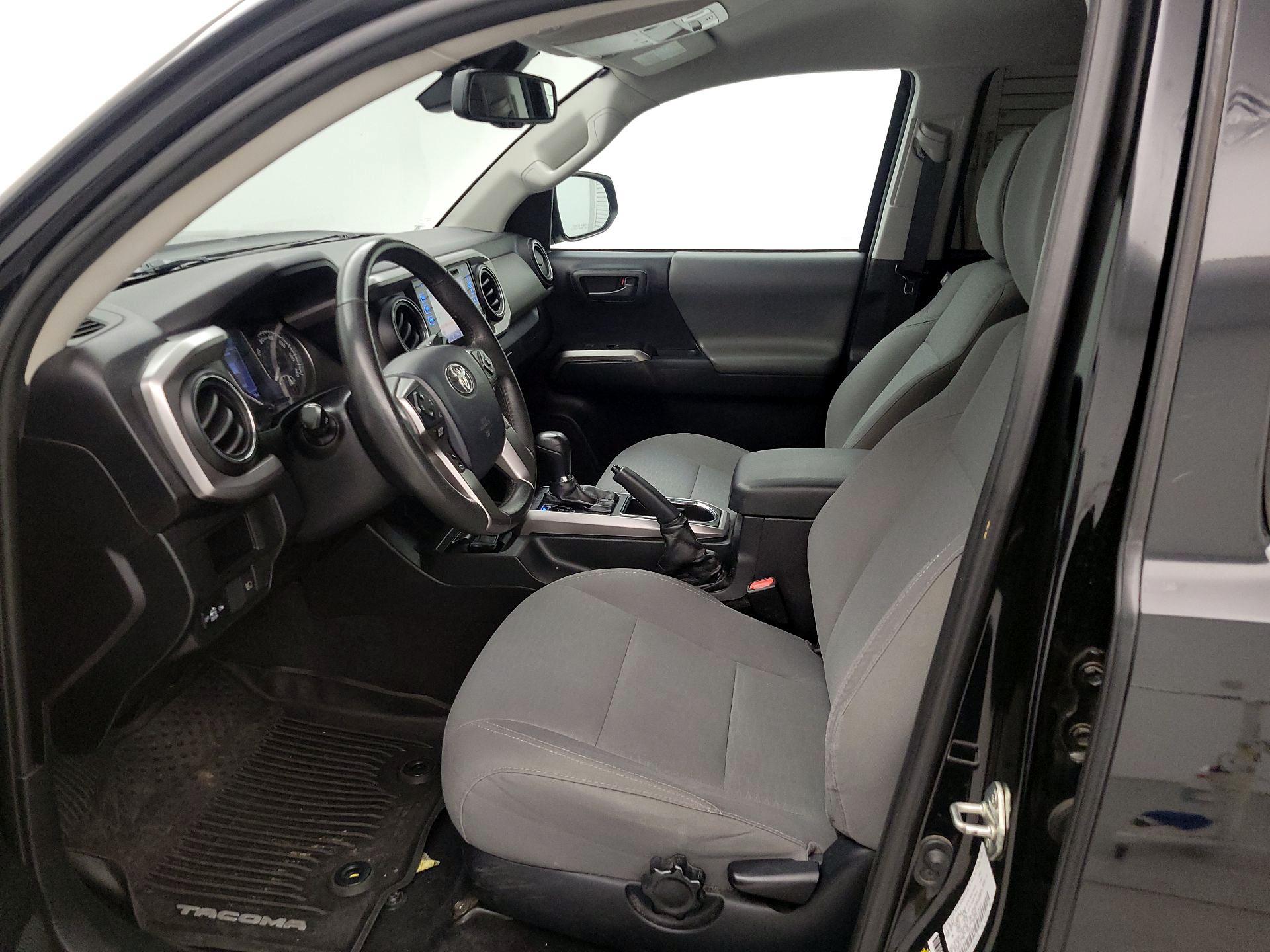 Thumbnail: 2019 Toyota Tacoma - 11
