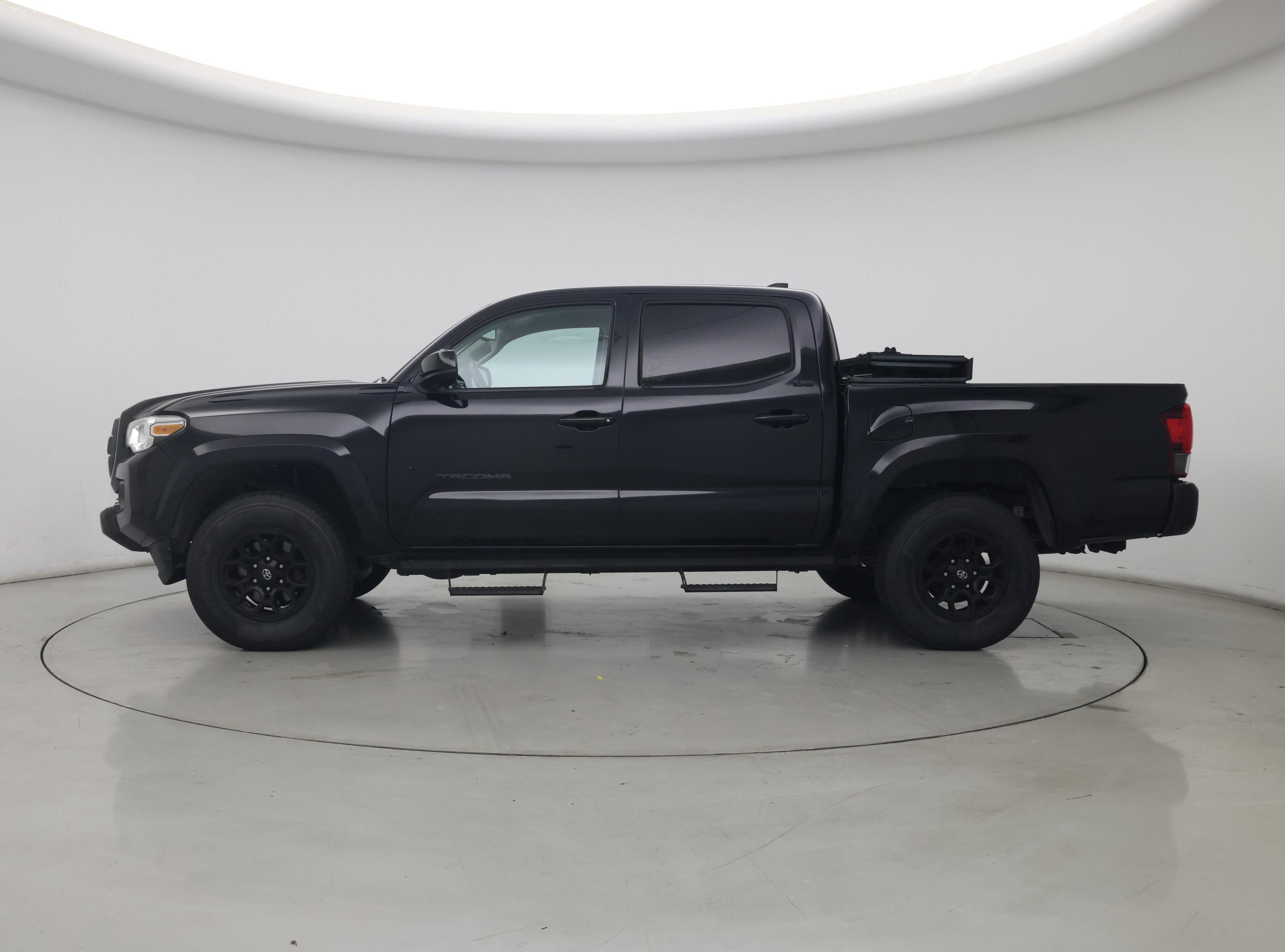 Thumbnail: 2019 Toyota Tacoma - 3