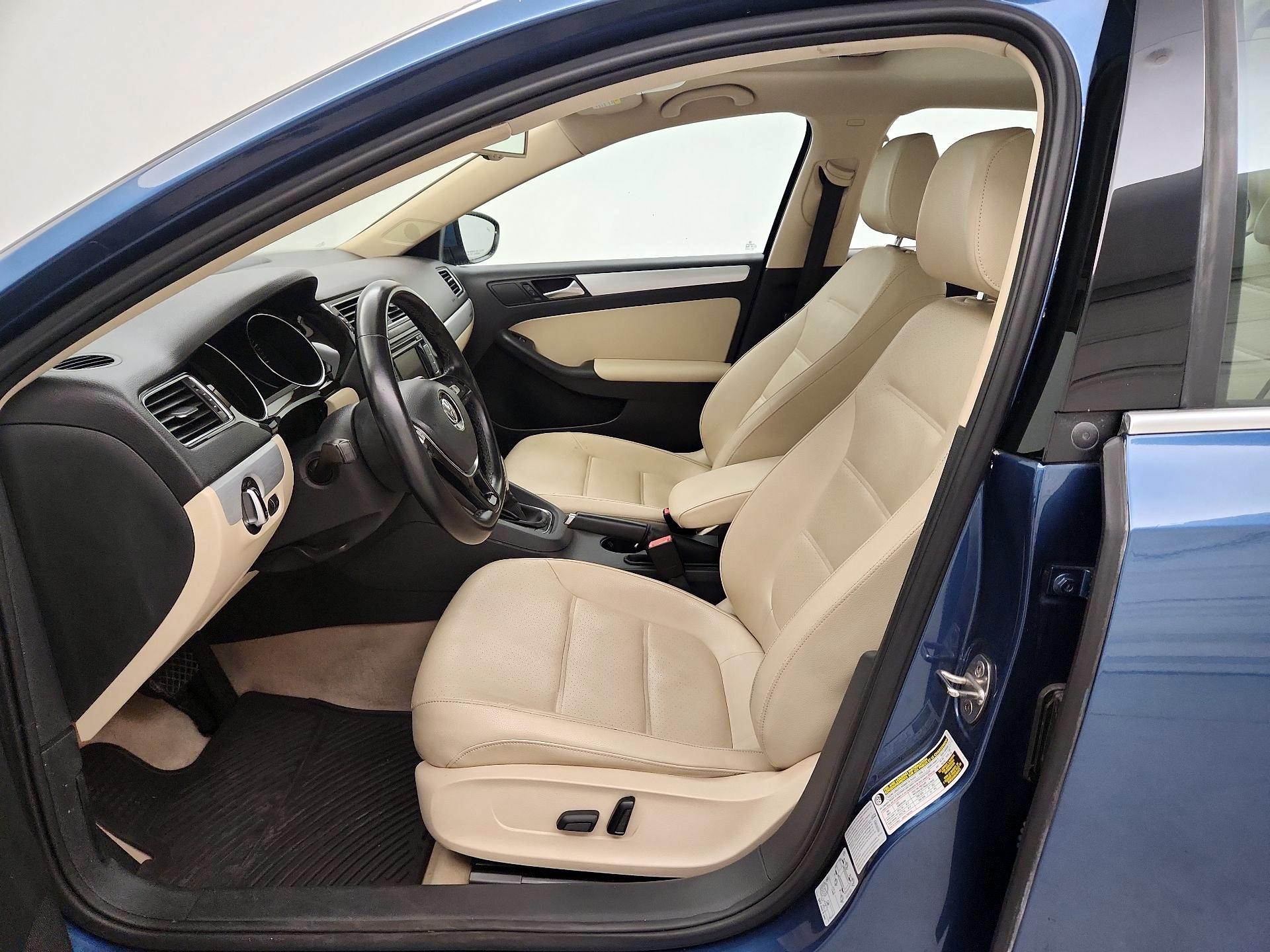 Thumbnail: 2015 Volkswagen Jetta - 11