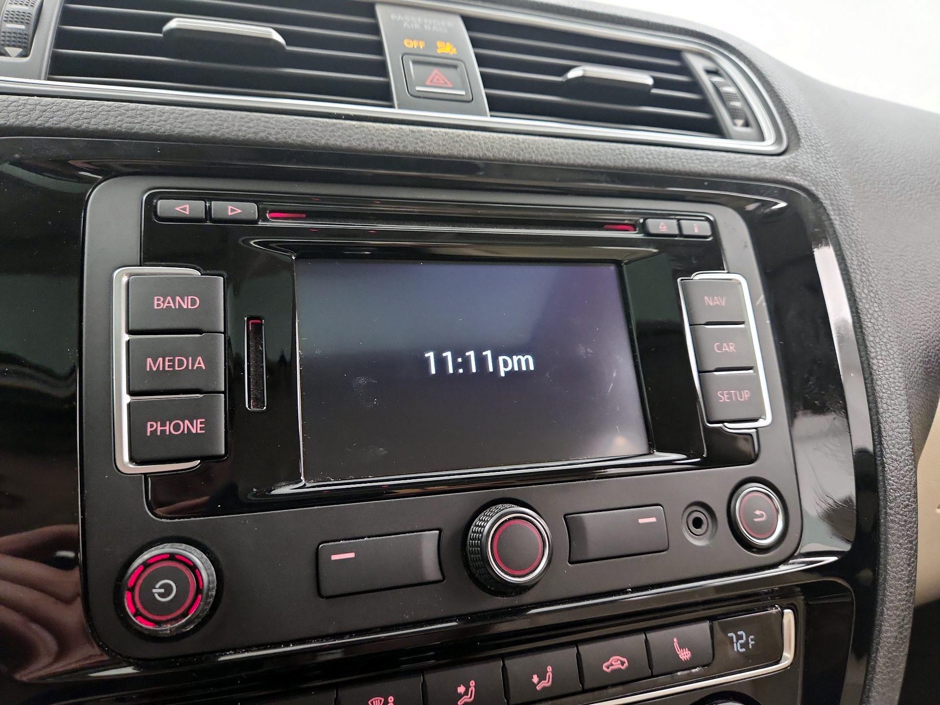 Thumbnail: 2015 Volkswagen Jetta - 15