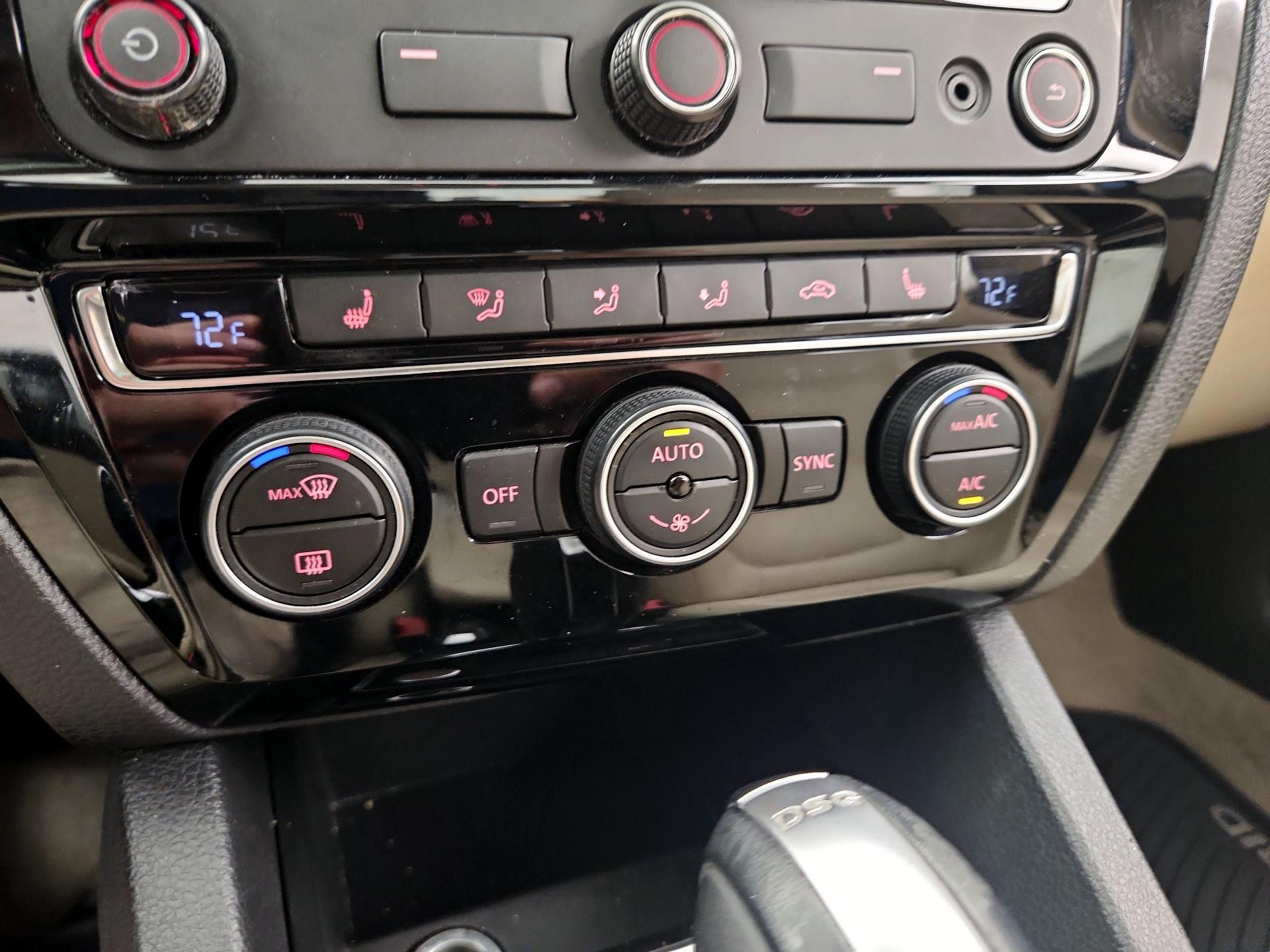 Thumbnail: 2015 Volkswagen Jetta - 16