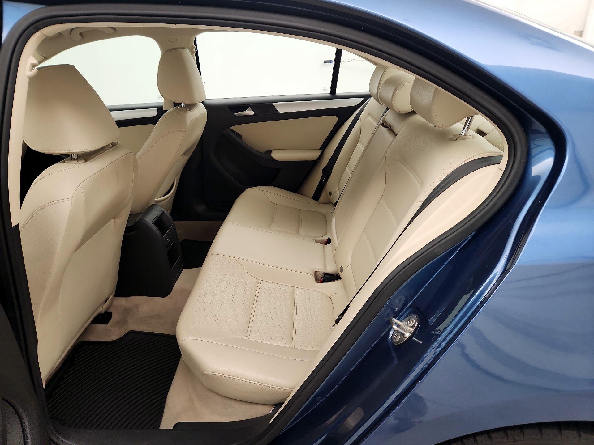 Thumbnail: 2015 Volkswagen Jetta - 19