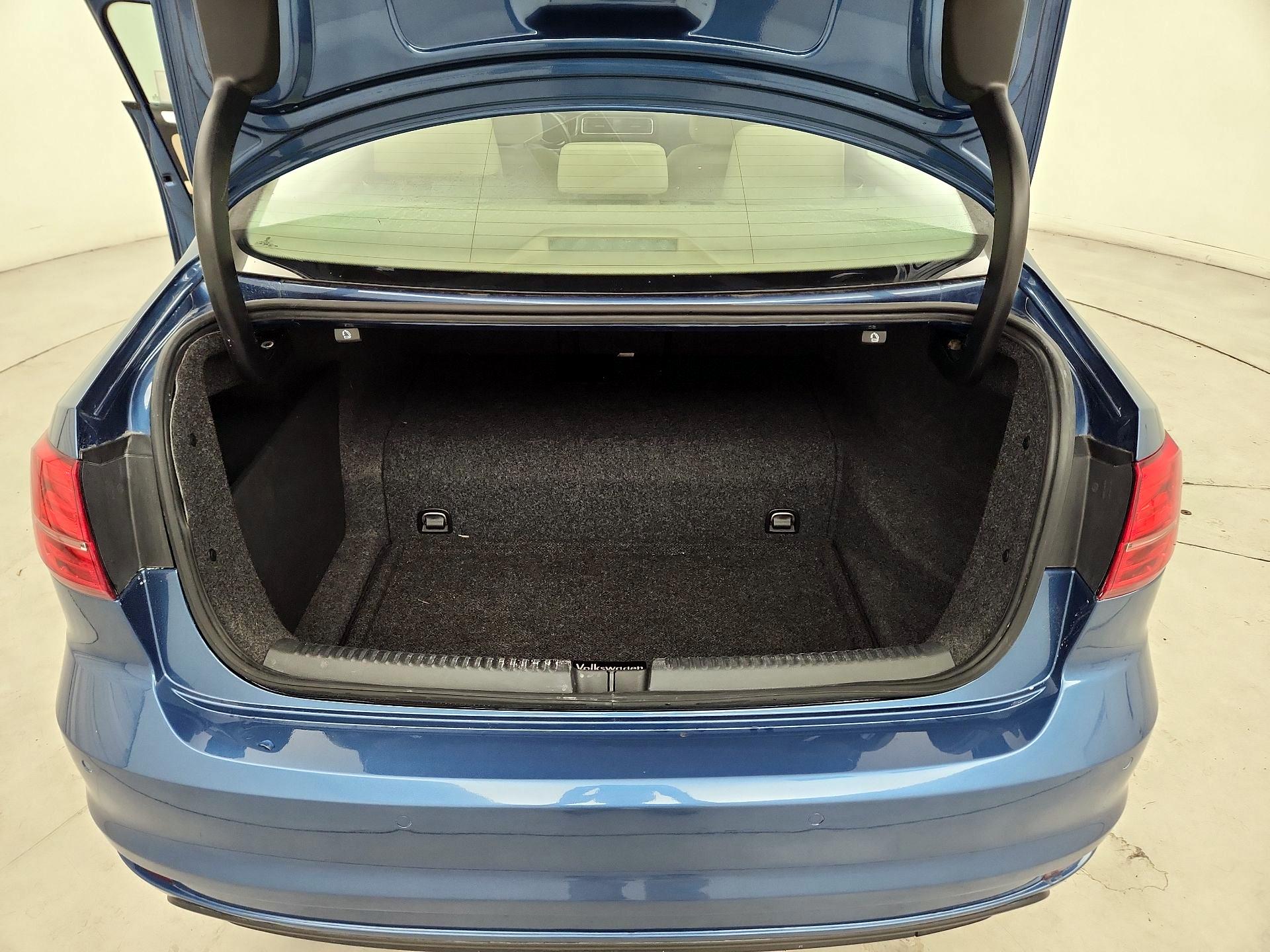 Thumbnail: 2015 Volkswagen Jetta - 20
