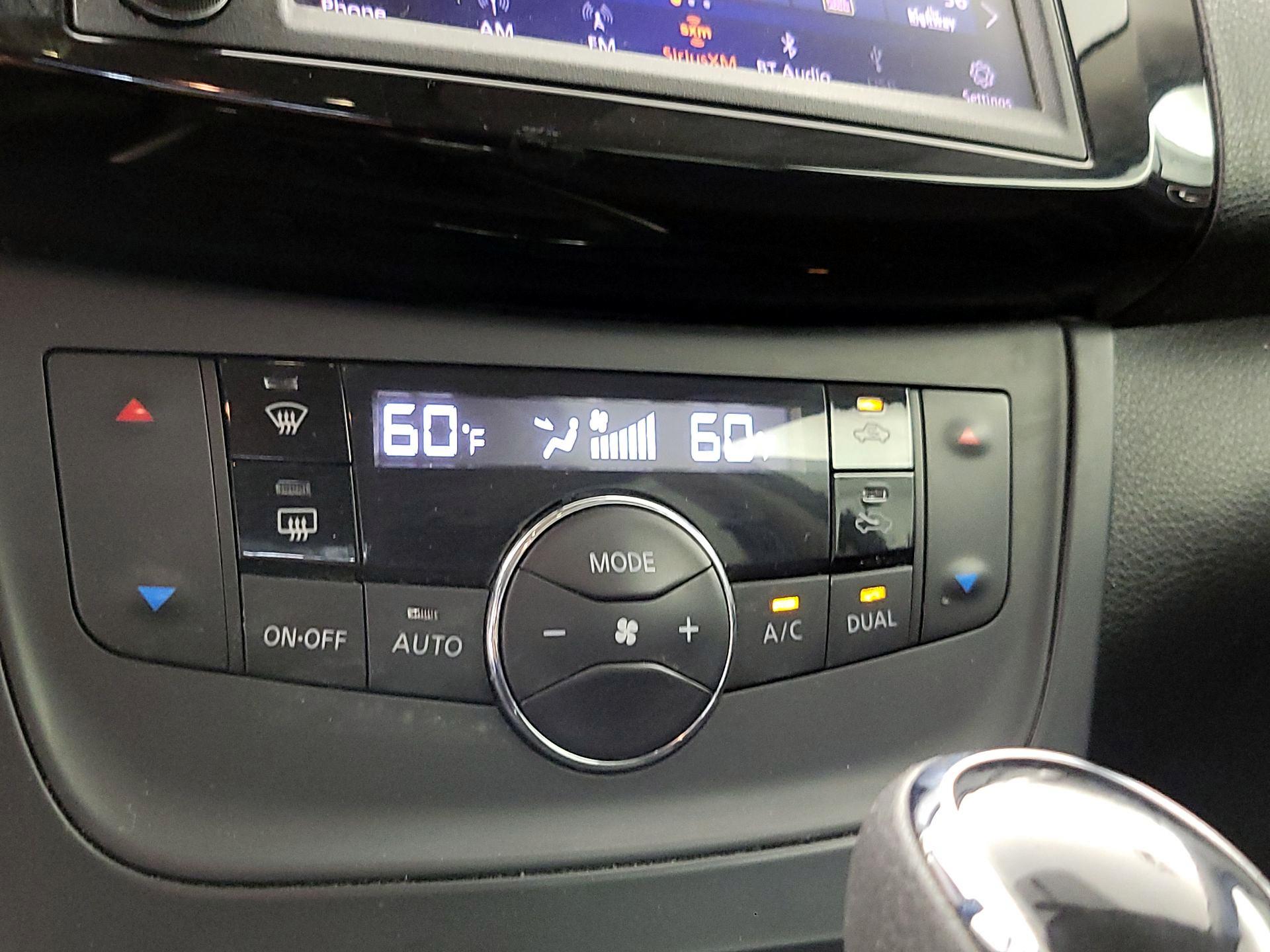 Thumbnail: 2019 Nissan Sentra - 16
