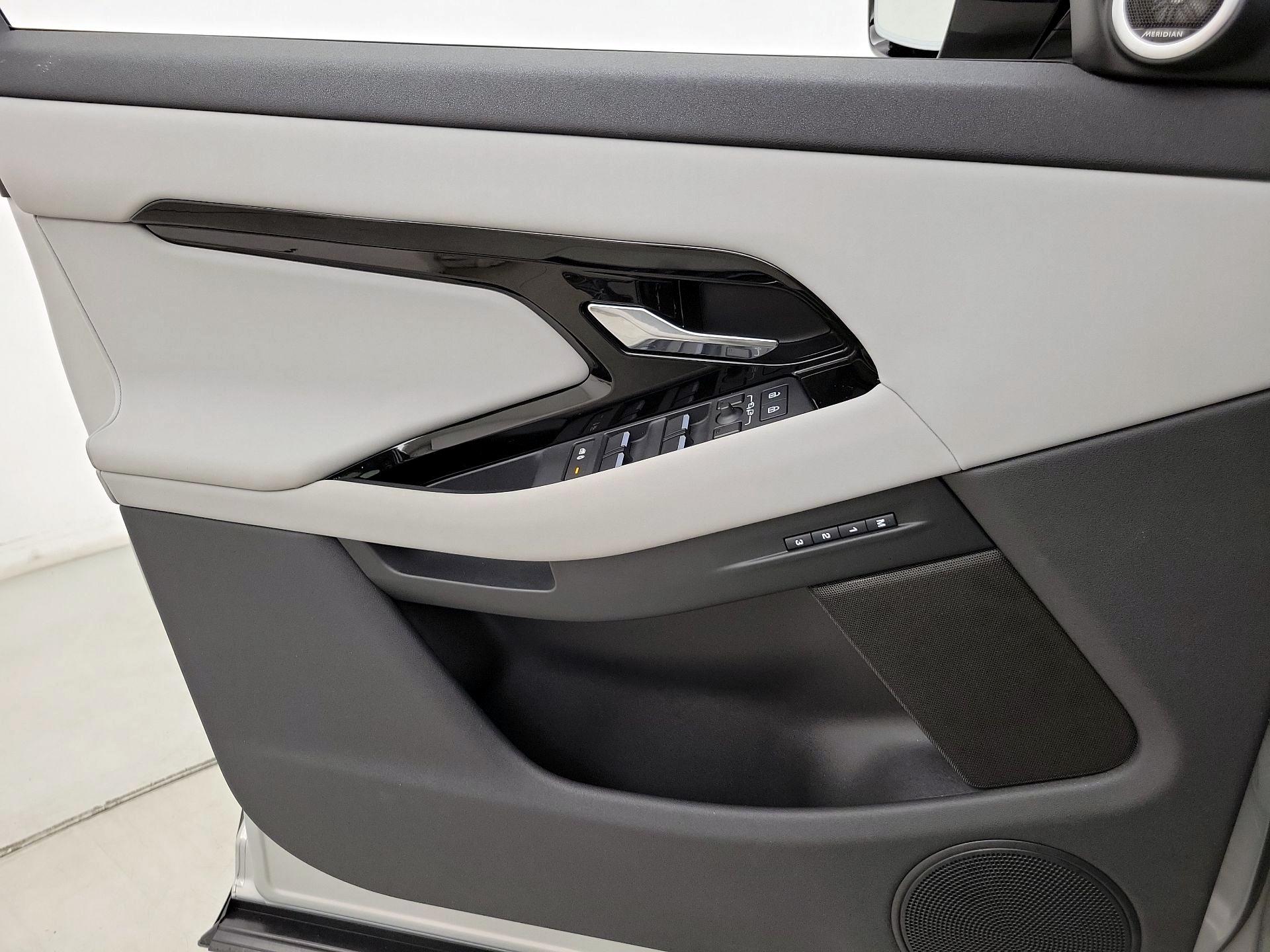 Thumbnail: 2024 Land Rover Range Rover Evoque - 12