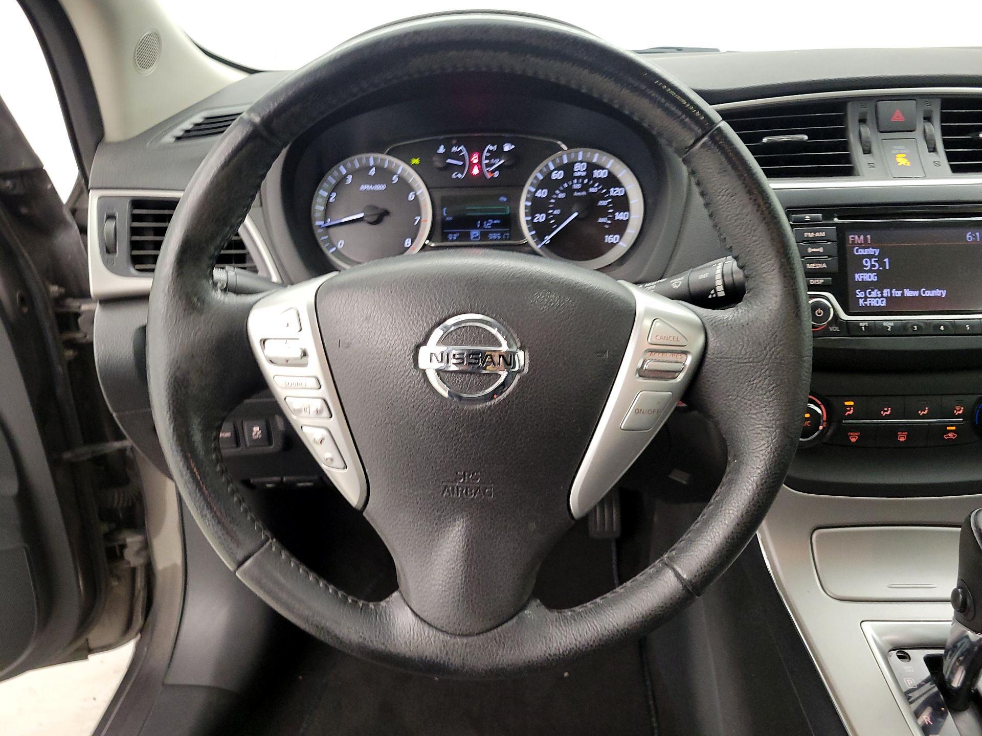 Thumbnail: 2015 Nissan Sentra - 10