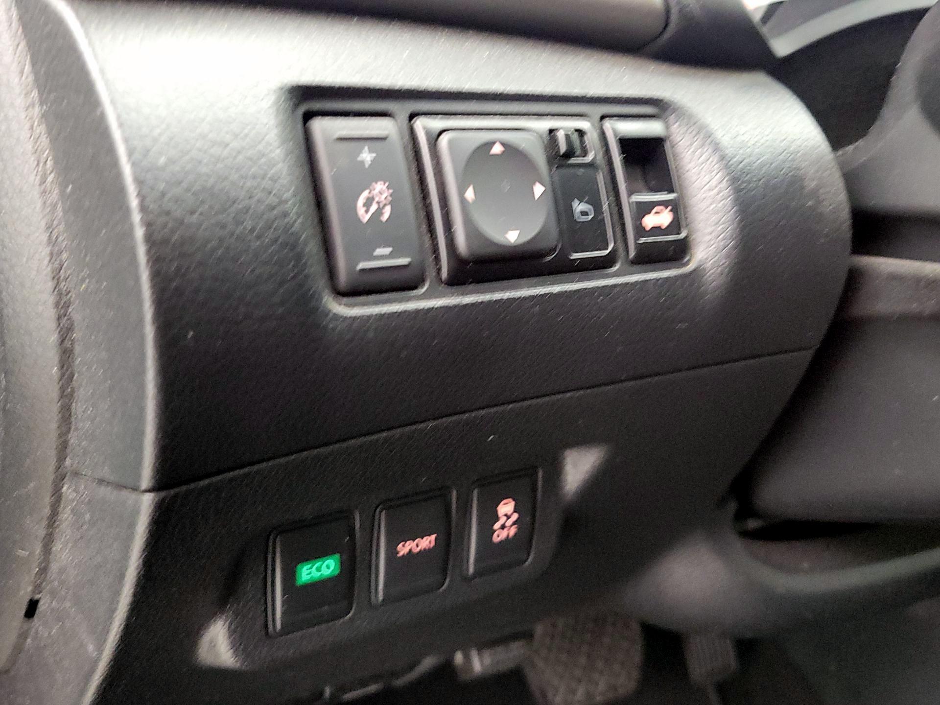 Thumbnail: 2015 Nissan Sentra - 13