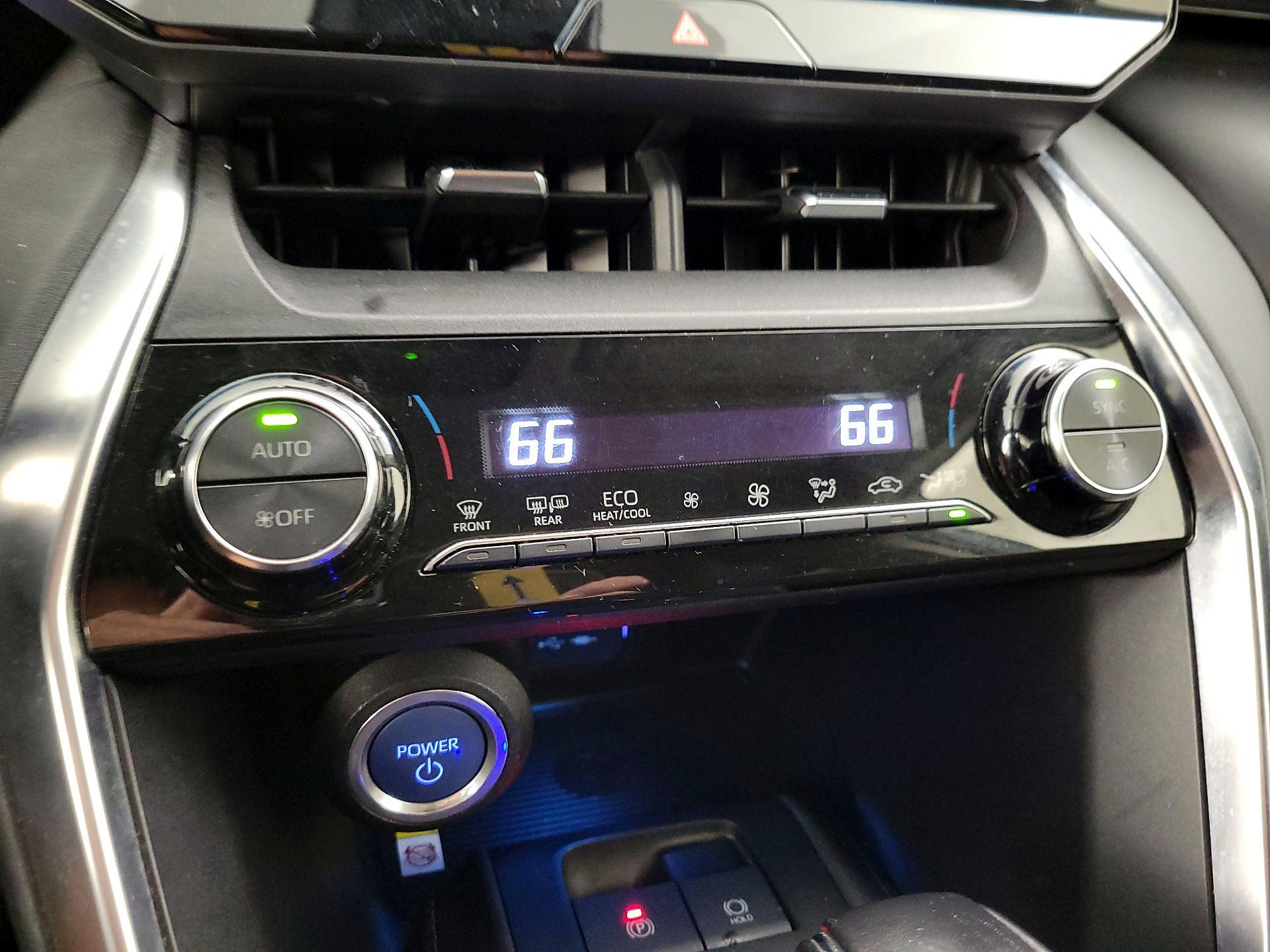 Thumbnail: 2021 Toyota Venza - 16