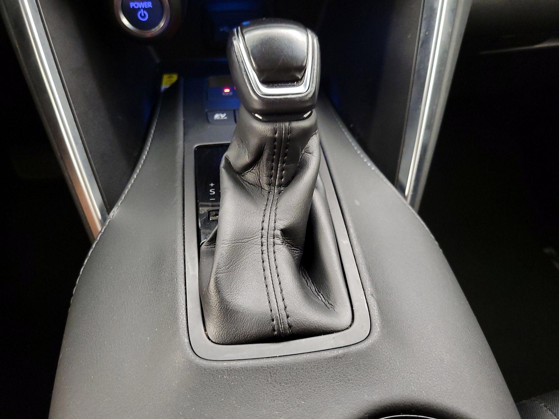 Thumbnail: 2021 Toyota Venza - 17
