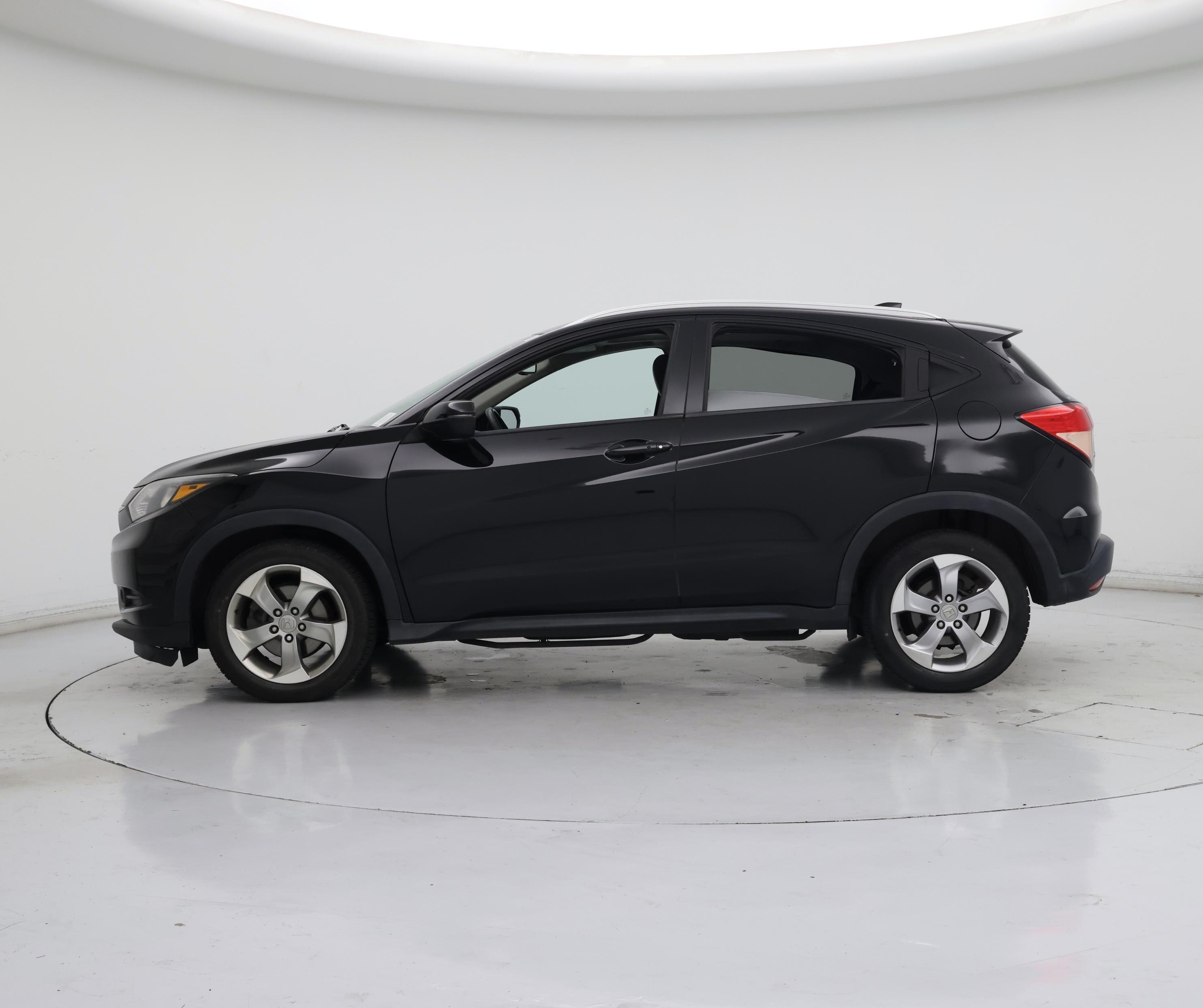 Thumbnail: 2017 Honda HR-V - 3