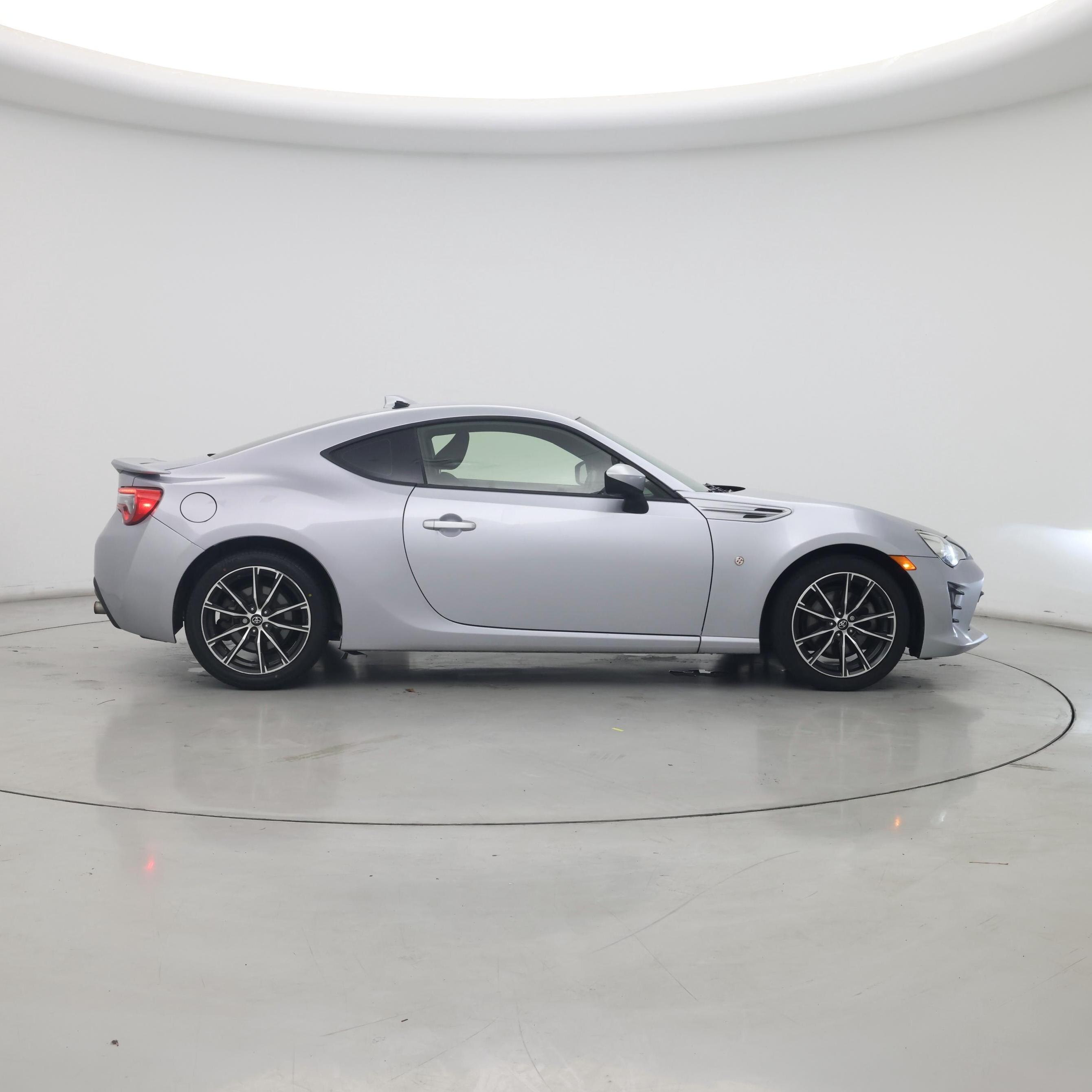 Thumbnail: 2017 Toyota 86 - 7