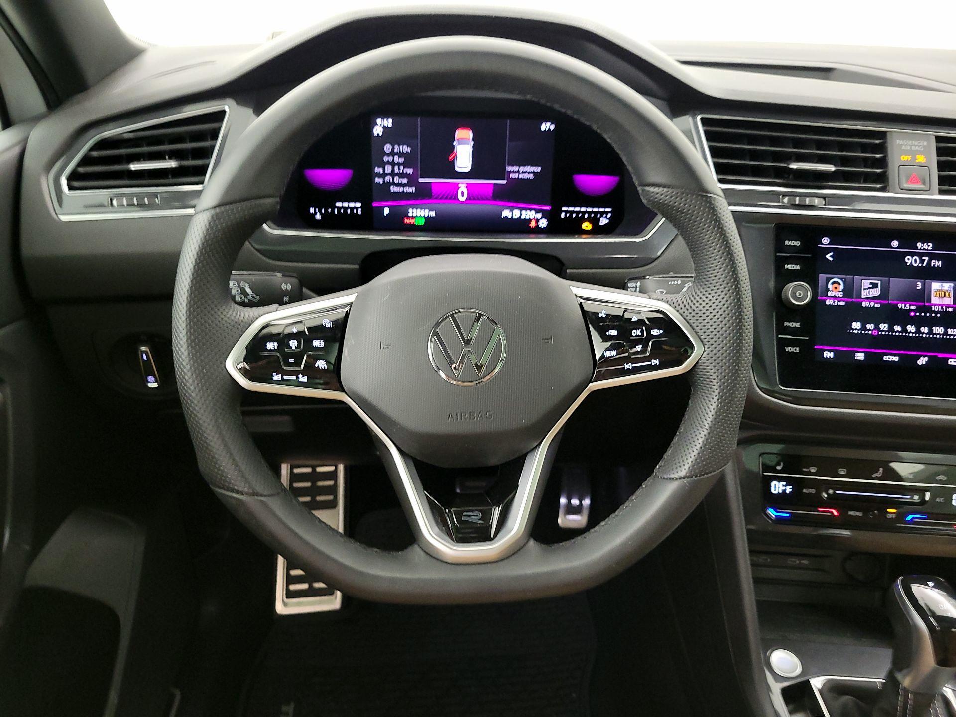Thumbnail: 2022 Volkswagen Tiguan - 10