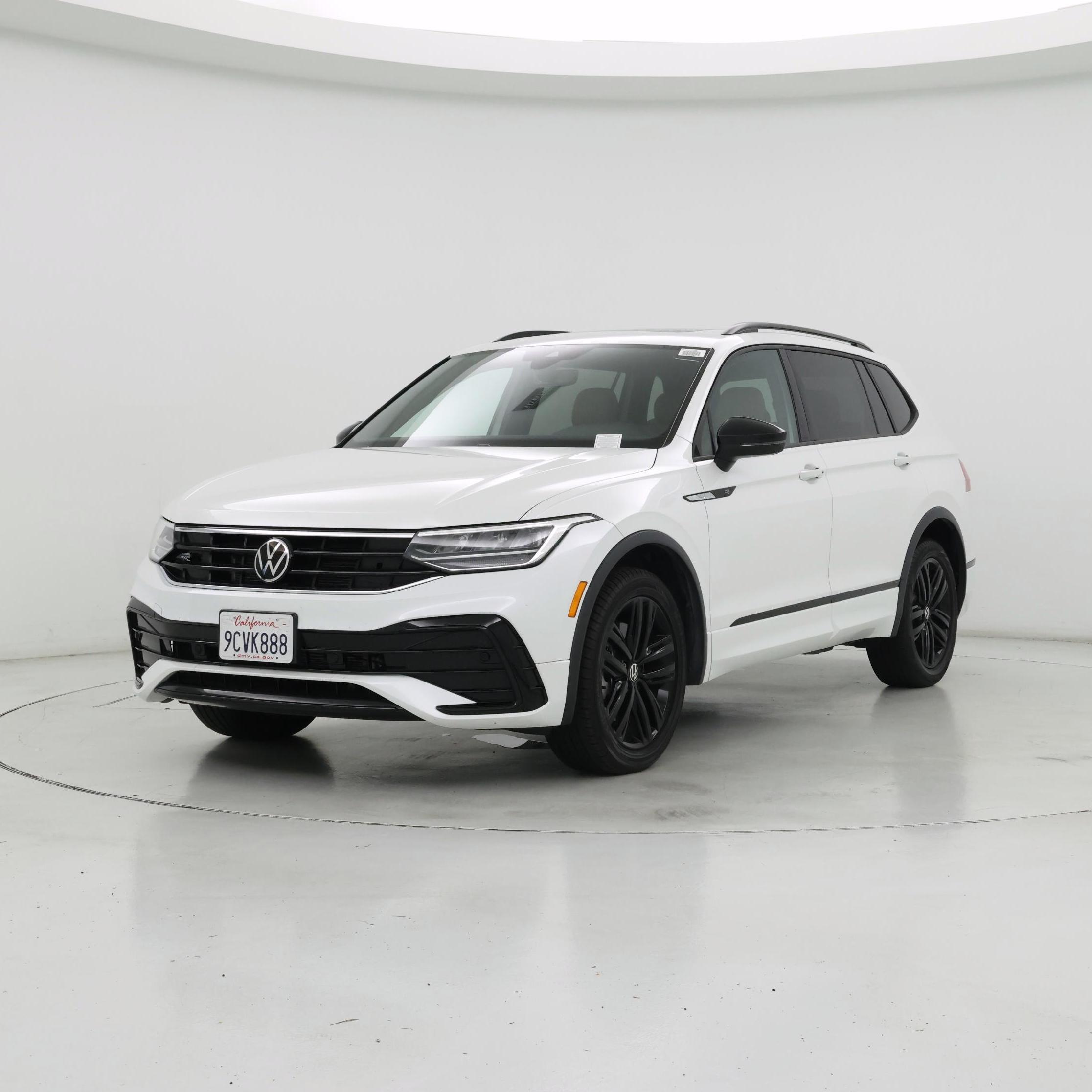 Thumbnail: 2022 Volkswagen Tiguan - 4