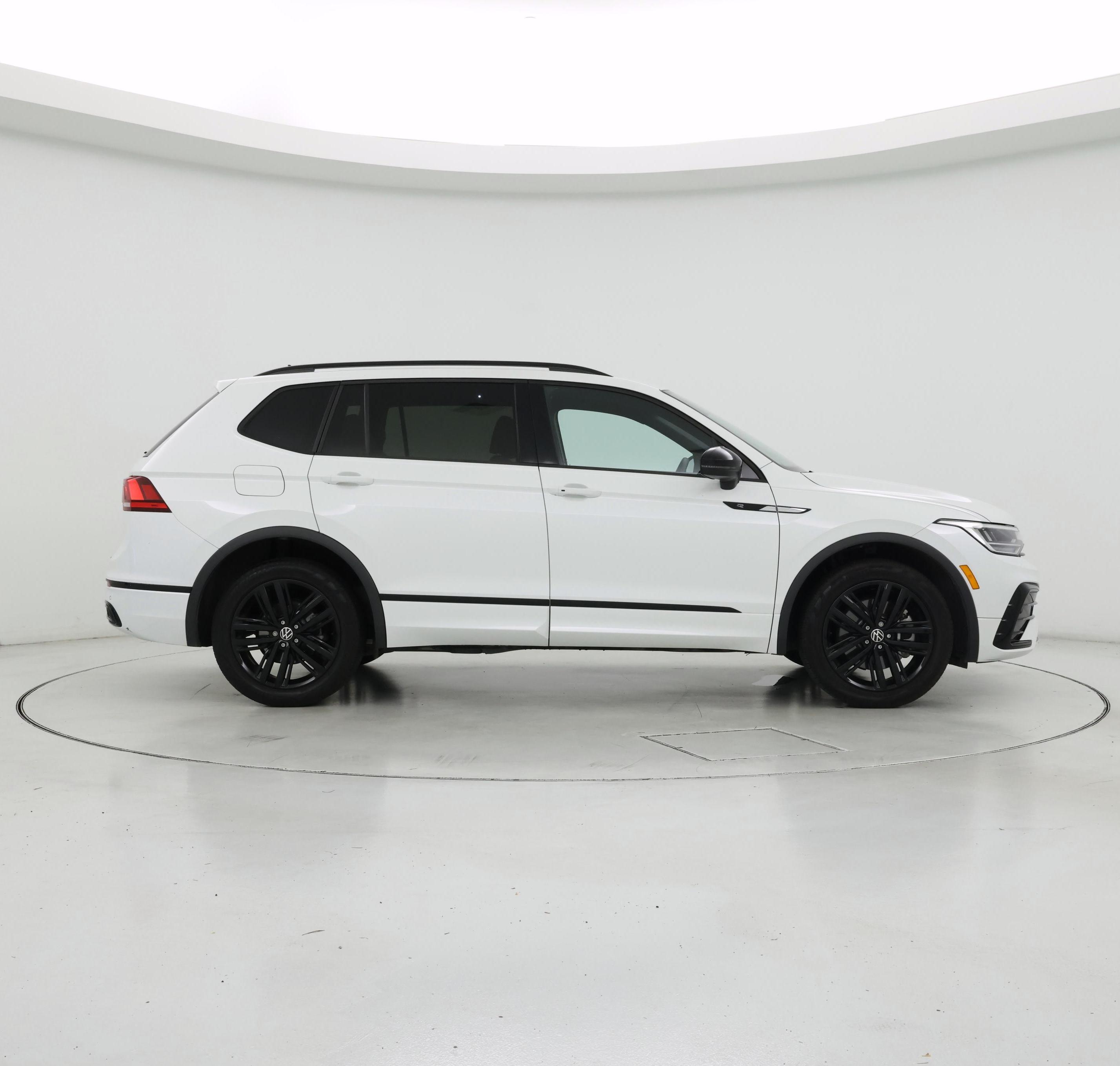 Thumbnail: 2022 Volkswagen Tiguan - 7