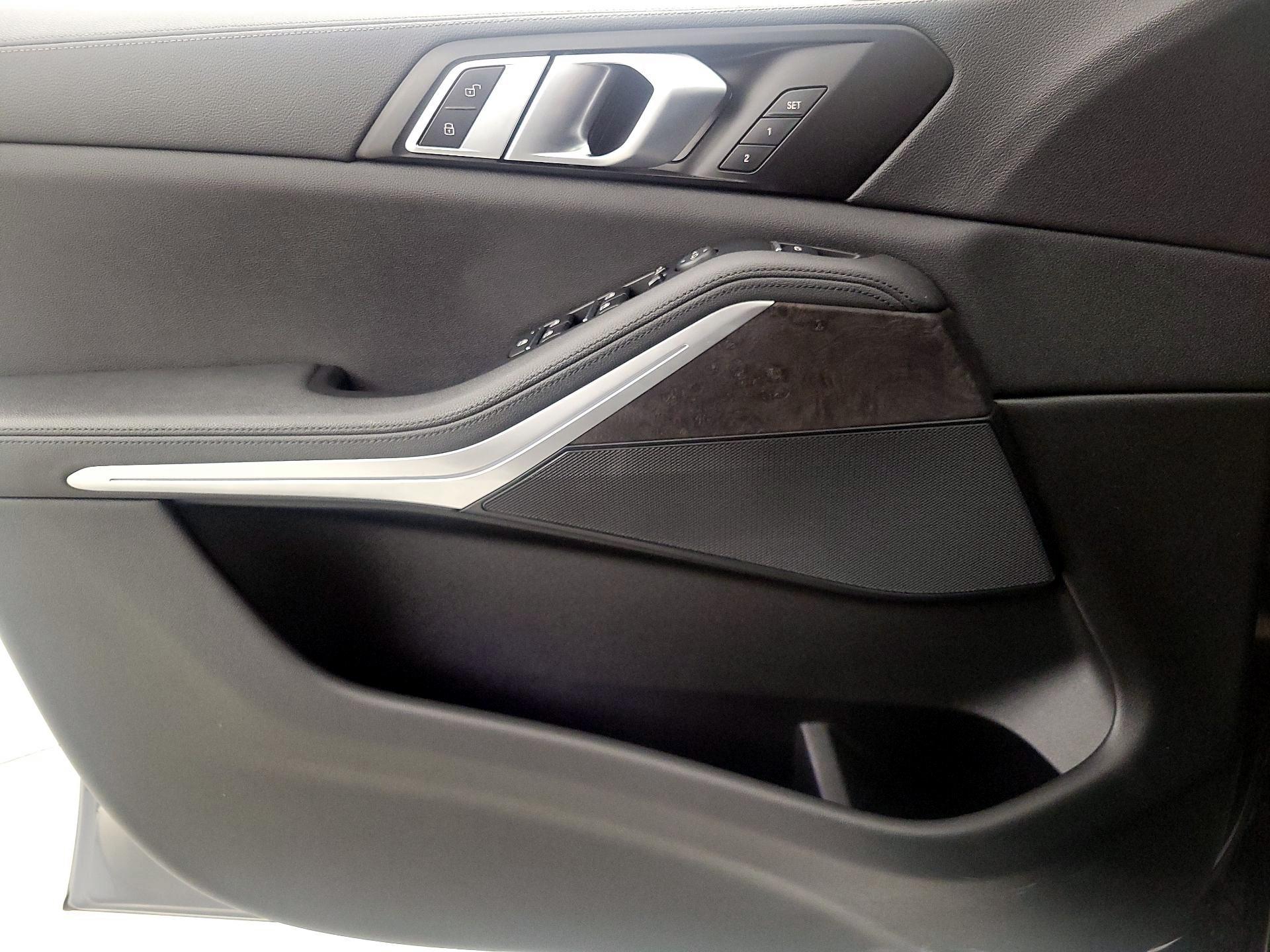 Thumbnail: 2022 BMW X5 - 12