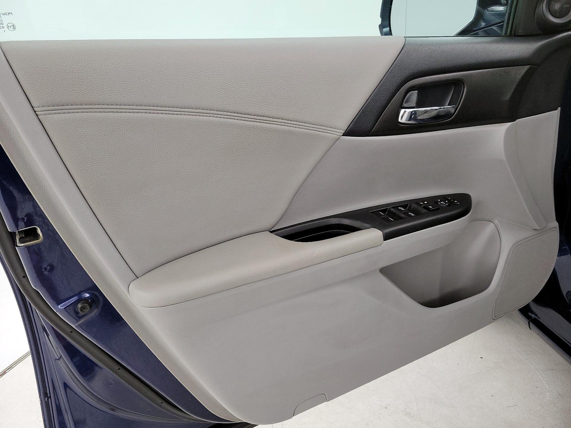 Thumbnail: 2013 Honda Accord - 12