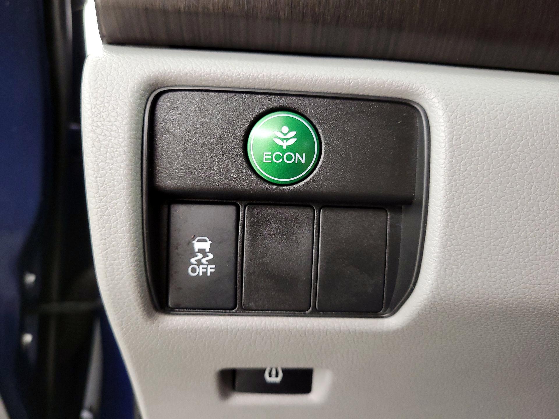 Thumbnail: 2013 Honda Accord - 13