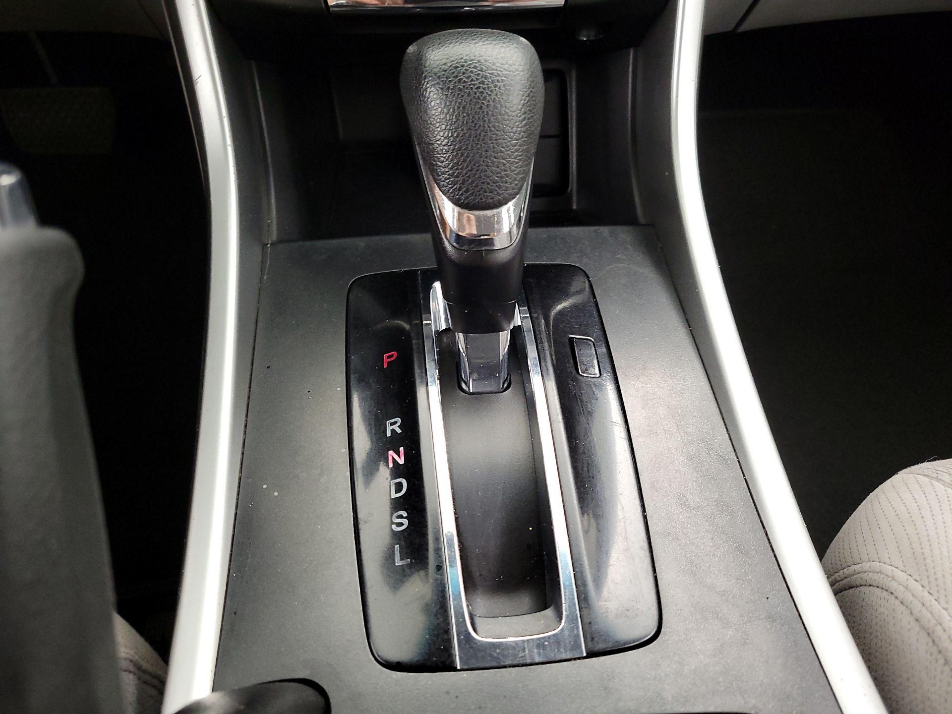Thumbnail: 2013 Honda Accord - 17