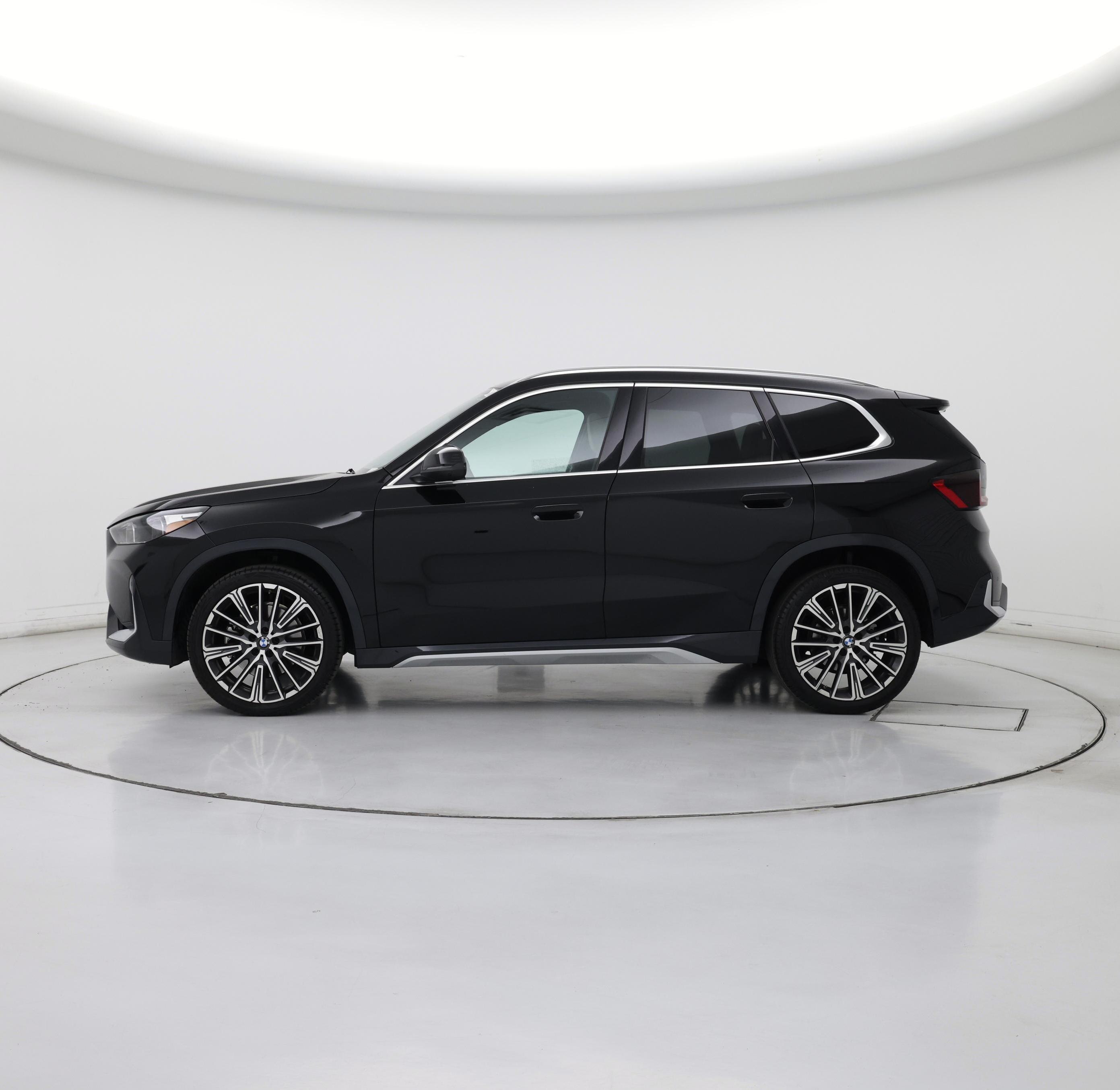 Thumbnail: 2025 BMW X1 - 3