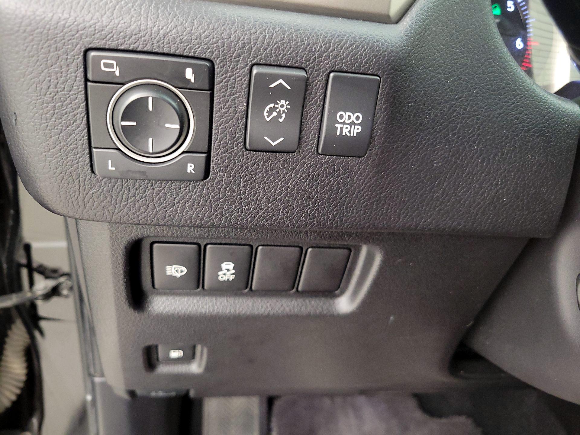 Thumbnail: 2015 Lexus GX - 13