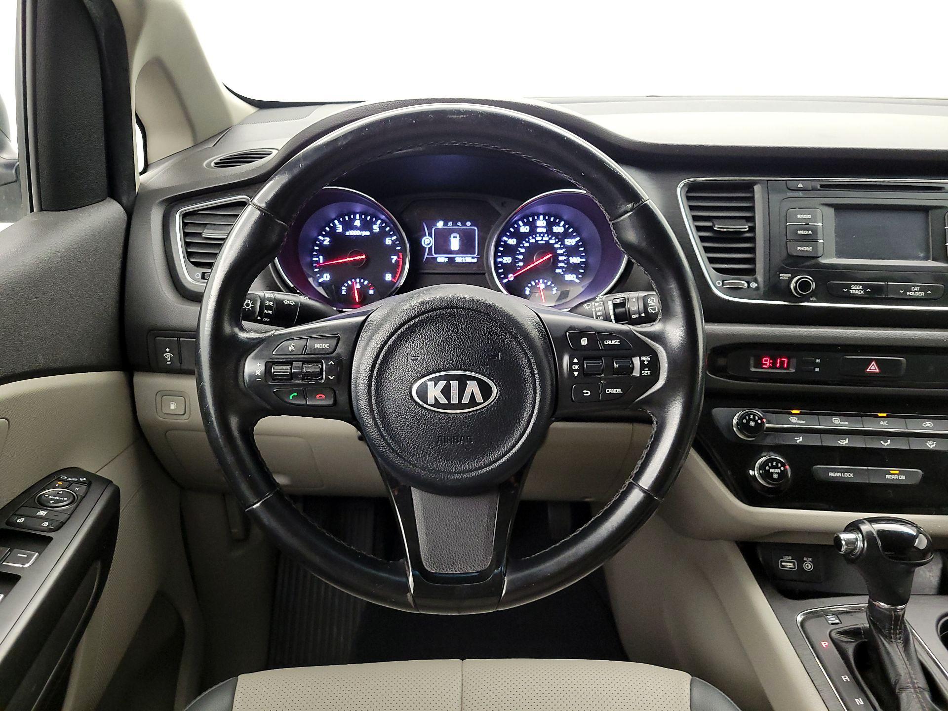 Thumbnail: 2016 Kia Sedona - 10