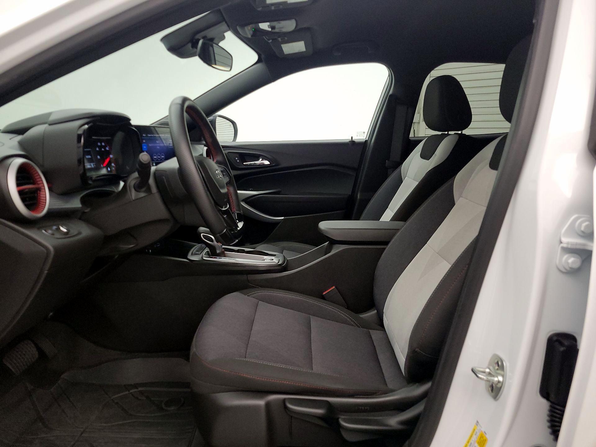 Thumbnail: 2024 Chevrolet Trax - 11
